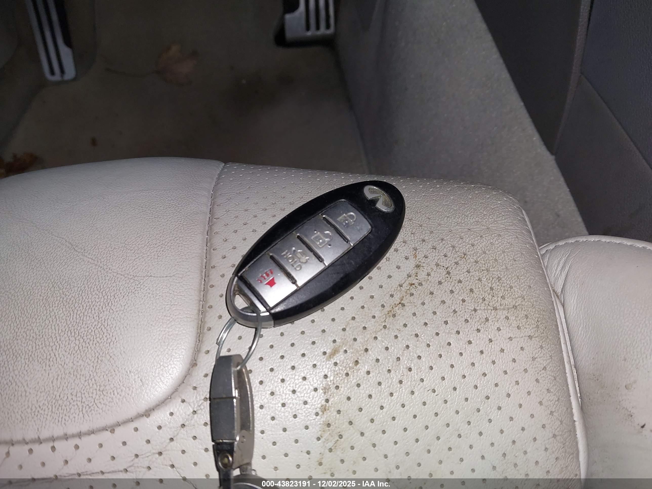 INFINITI G37 image 11