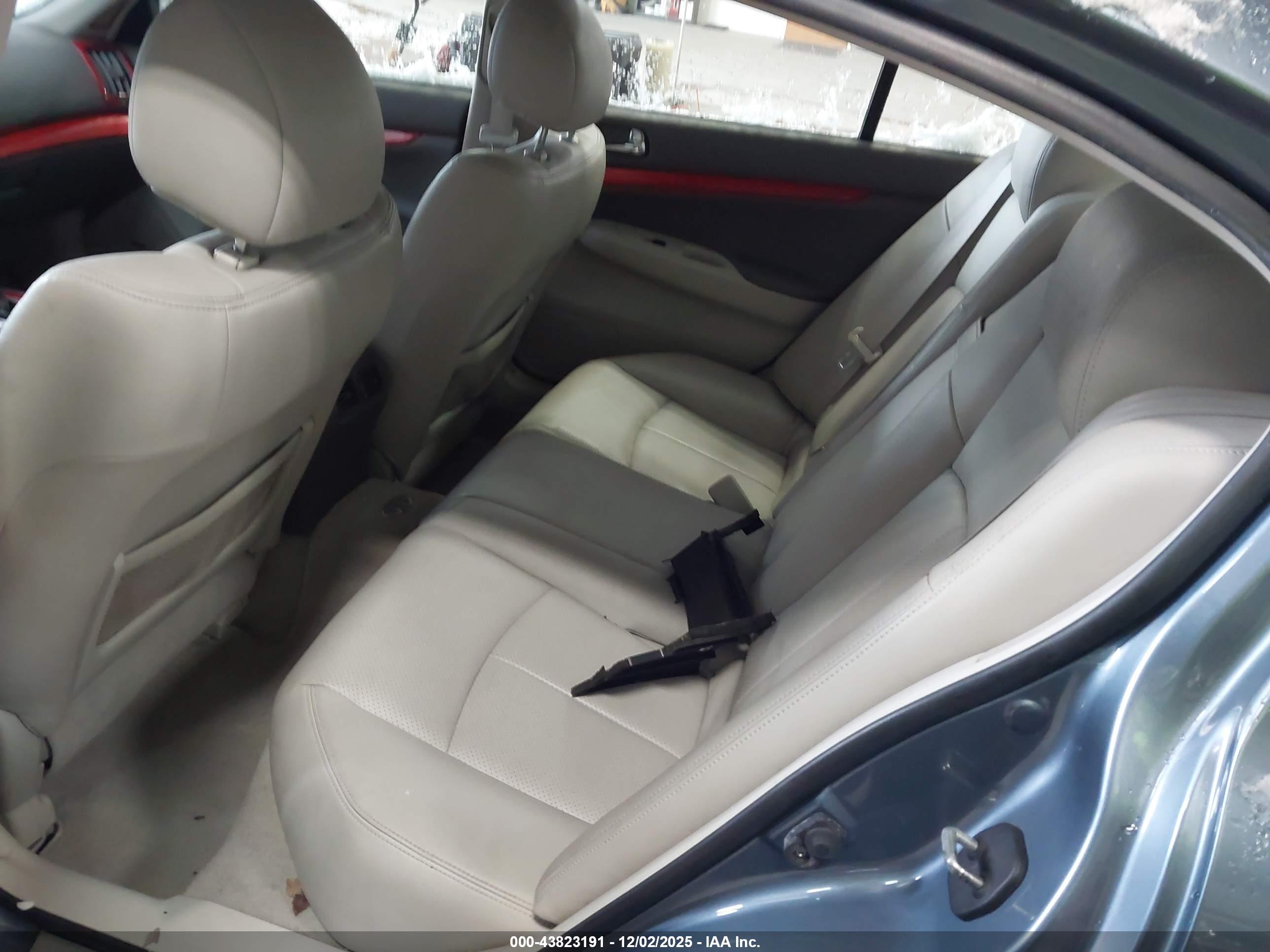INFINITI G37 image 8