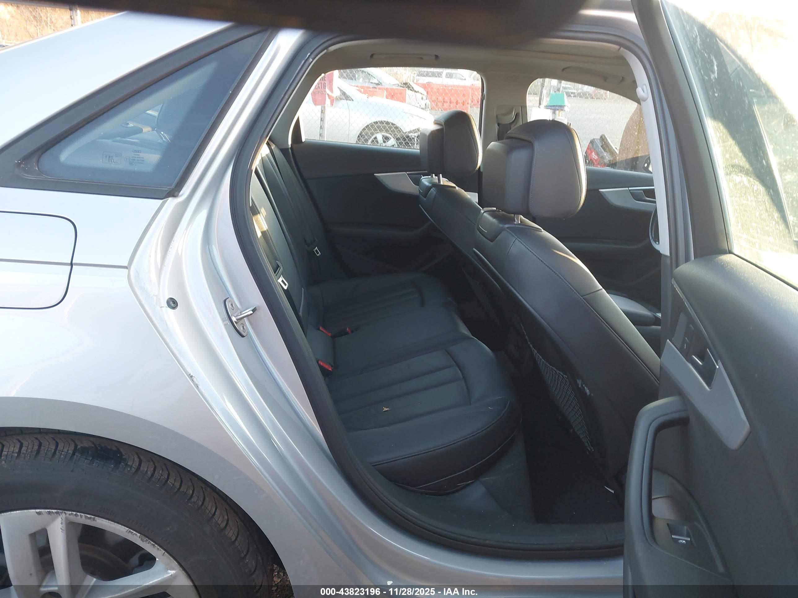 AUDI A4 image 8