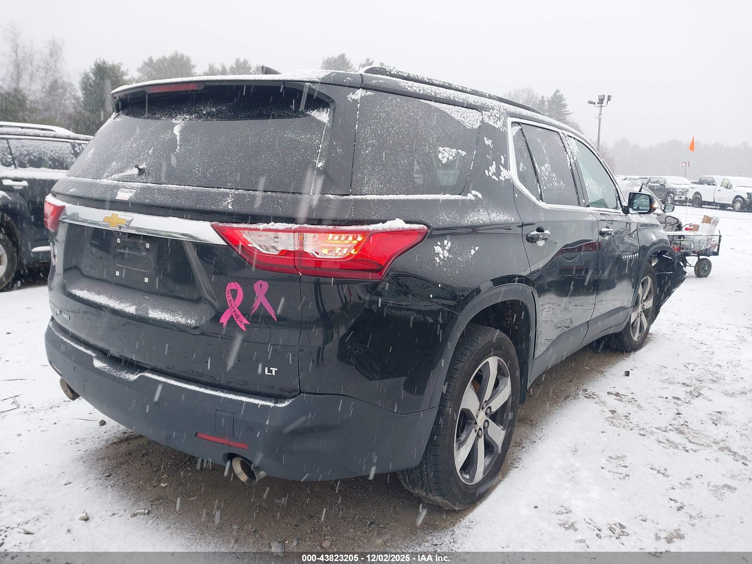 CHEVROLET TRAVERSE image 4