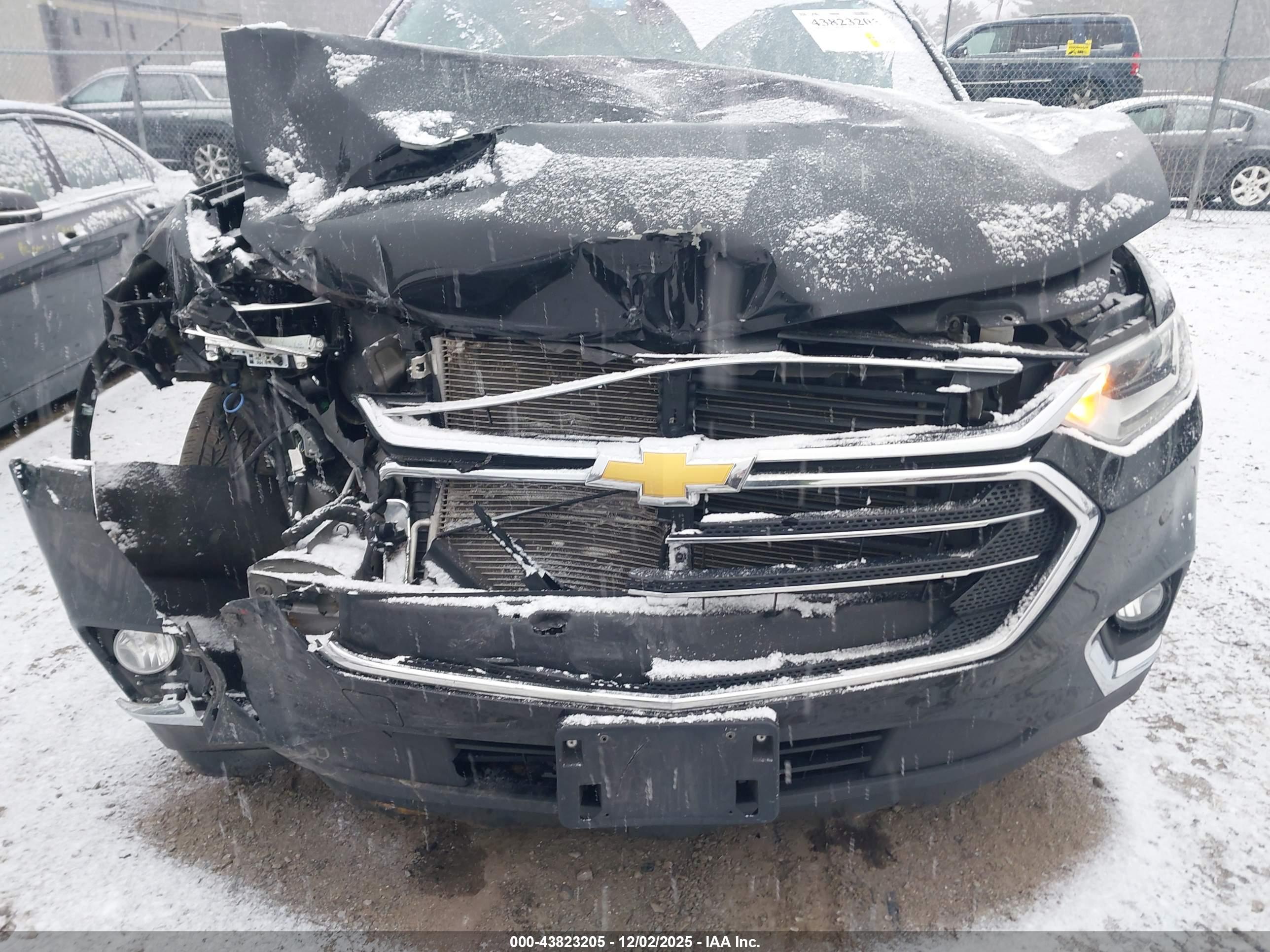 CHEVROLET TRAVERSE image 6