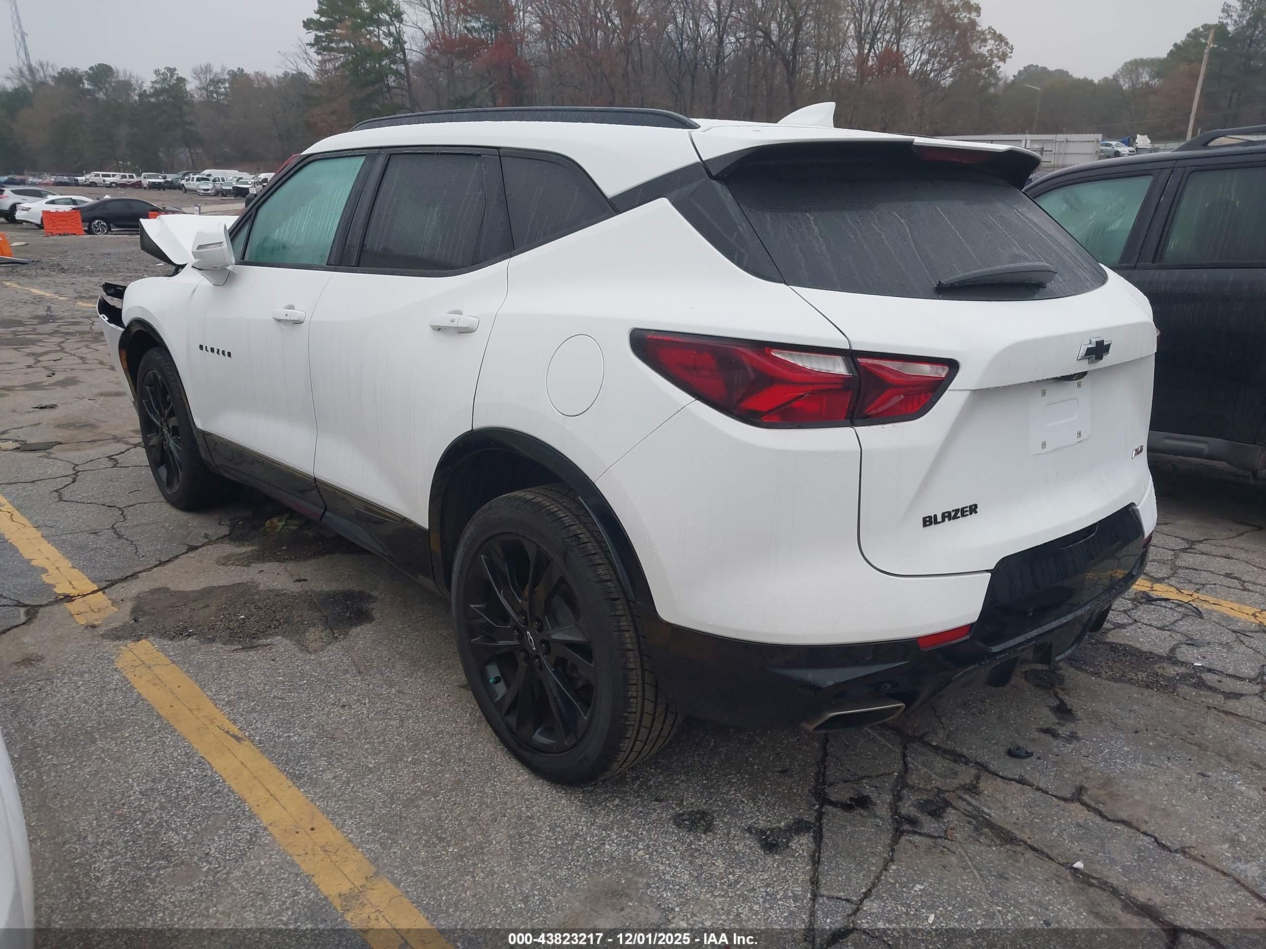CHEVROLET BLAZER image 3