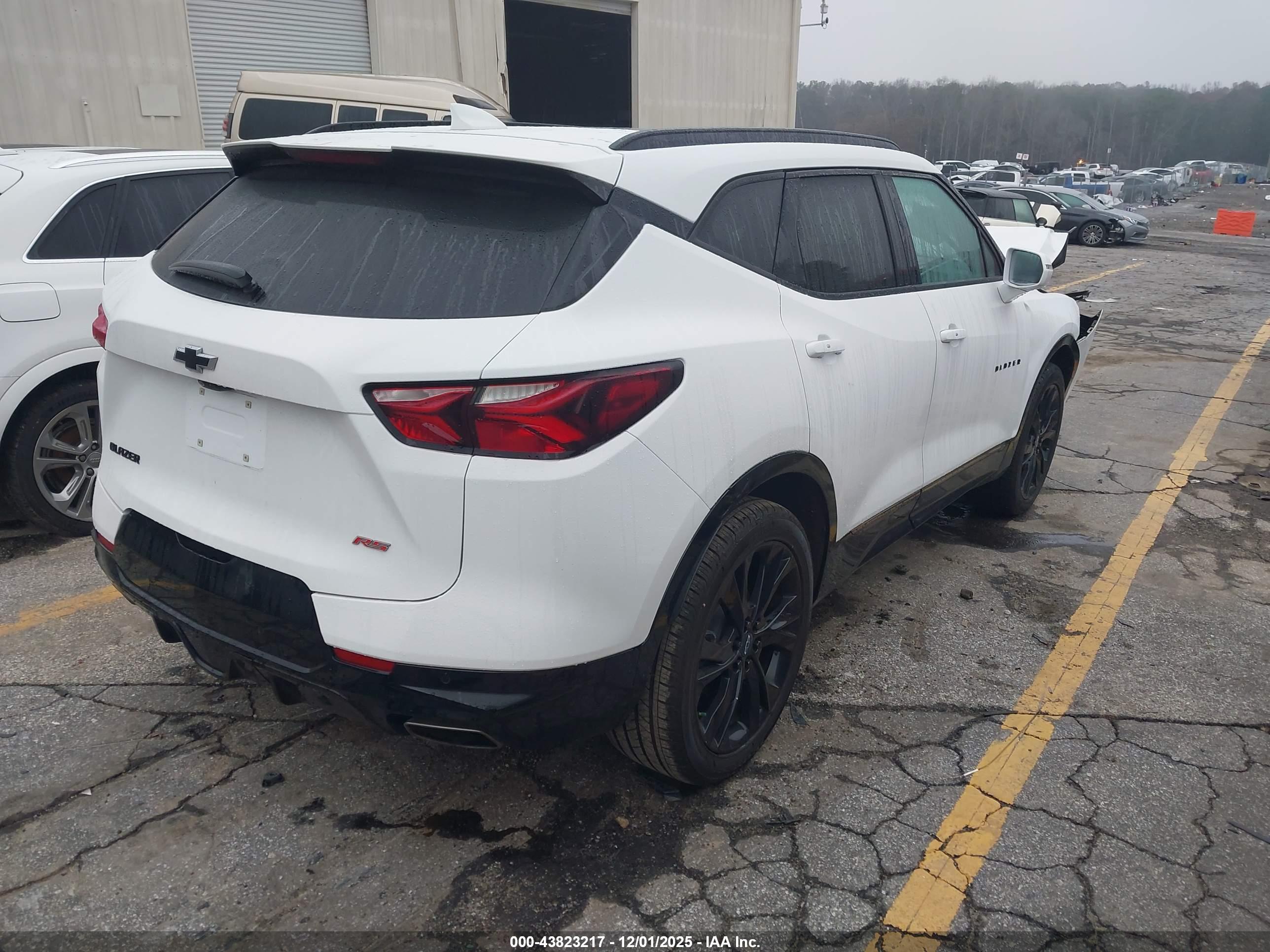 CHEVROLET BLAZER image 4