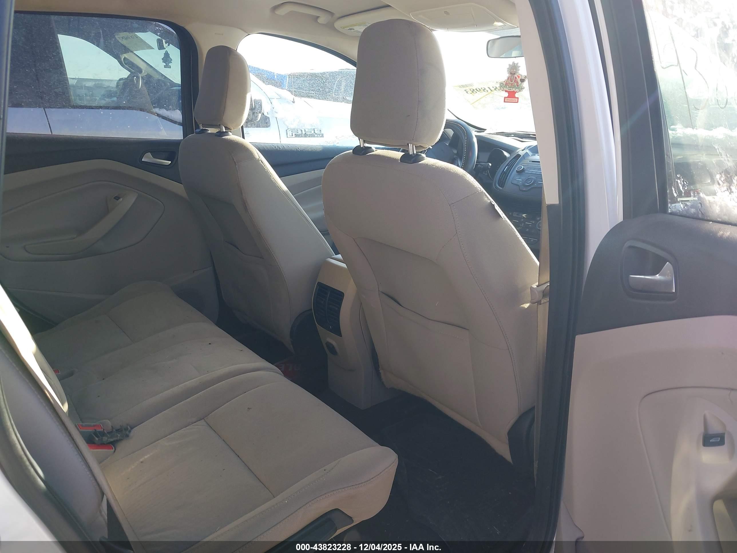FORD ESCAPE image 8