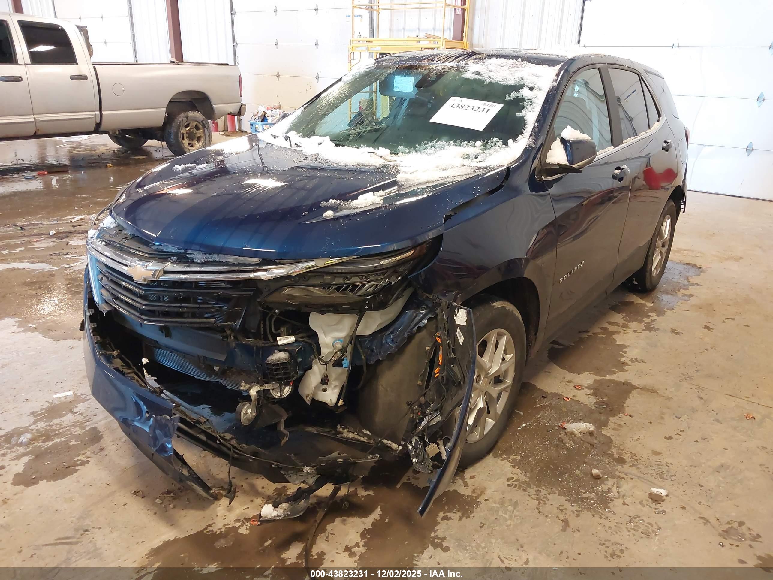 CHEVROLET EQUINOX image 2