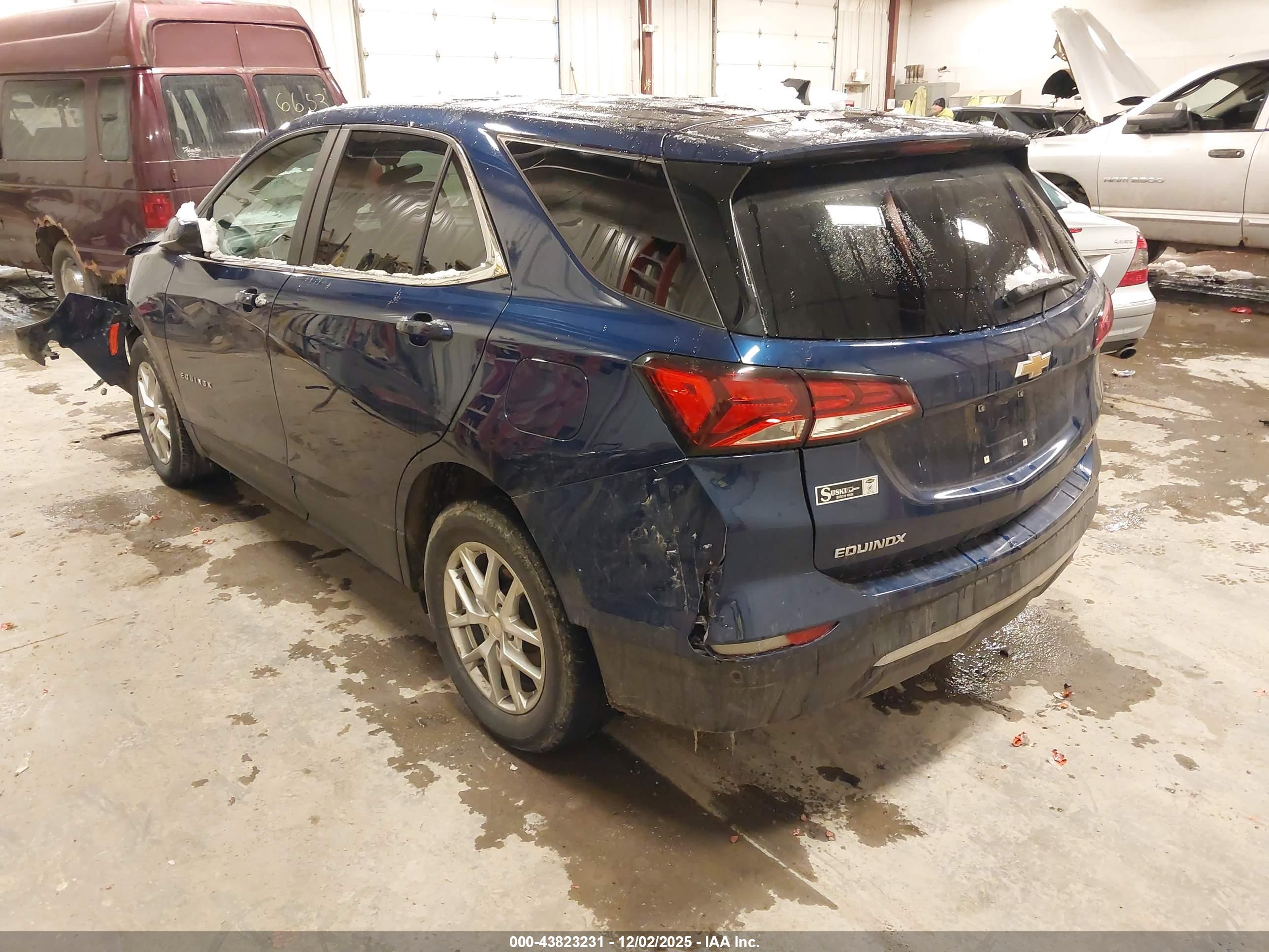 CHEVROLET EQUINOX image 3