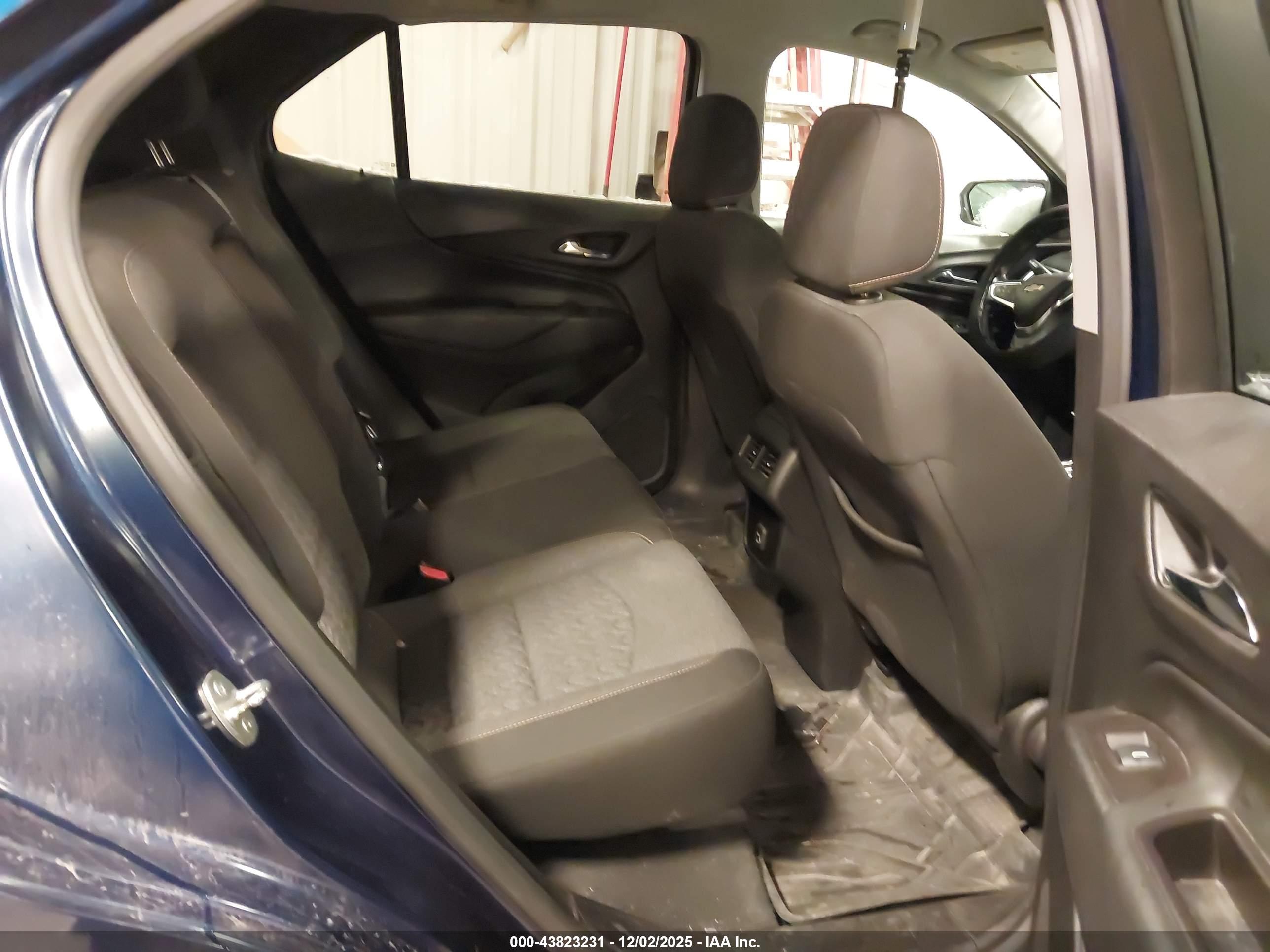 CHEVROLET EQUINOX image 8