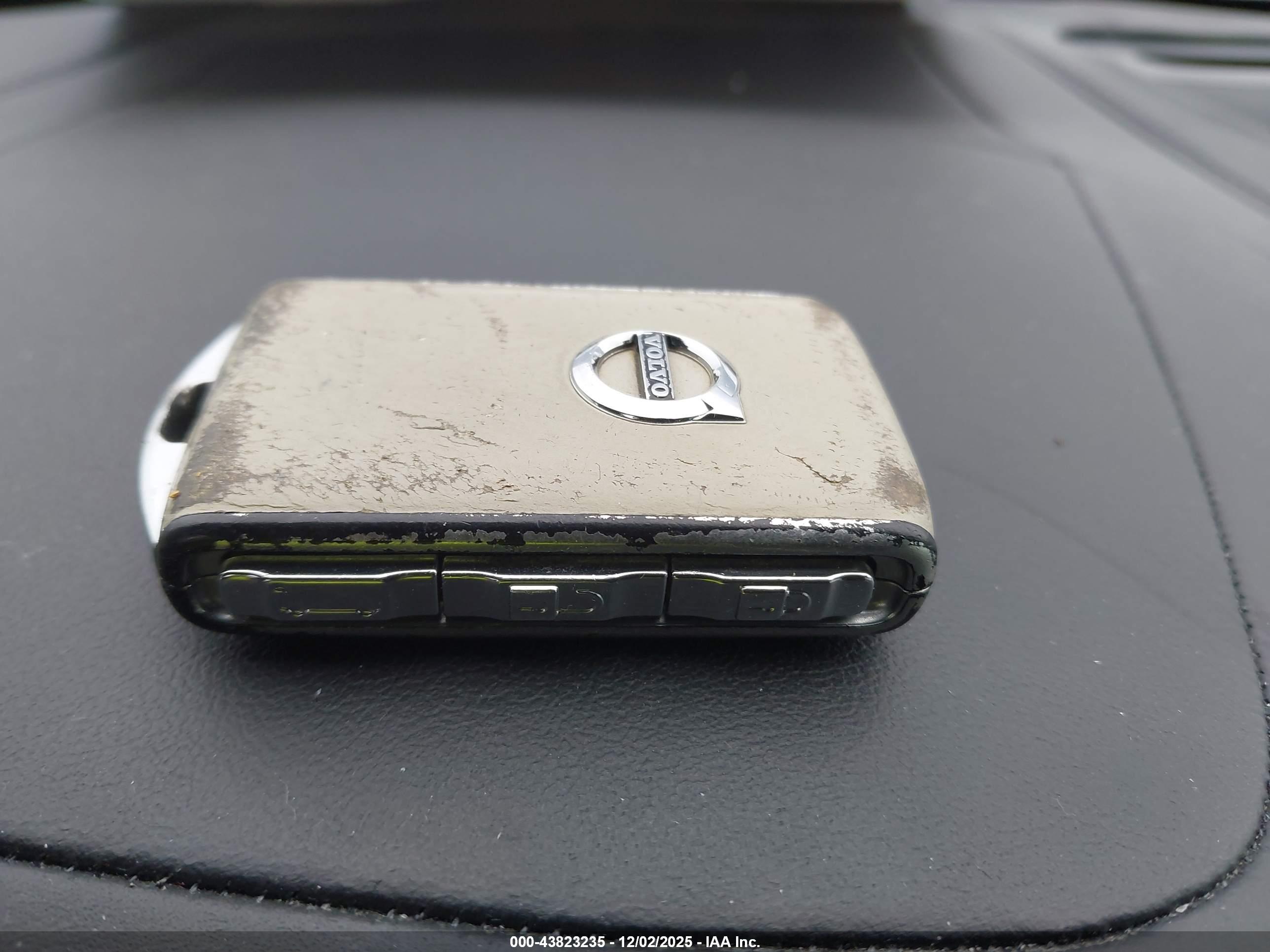 VOLVO S90 image 11