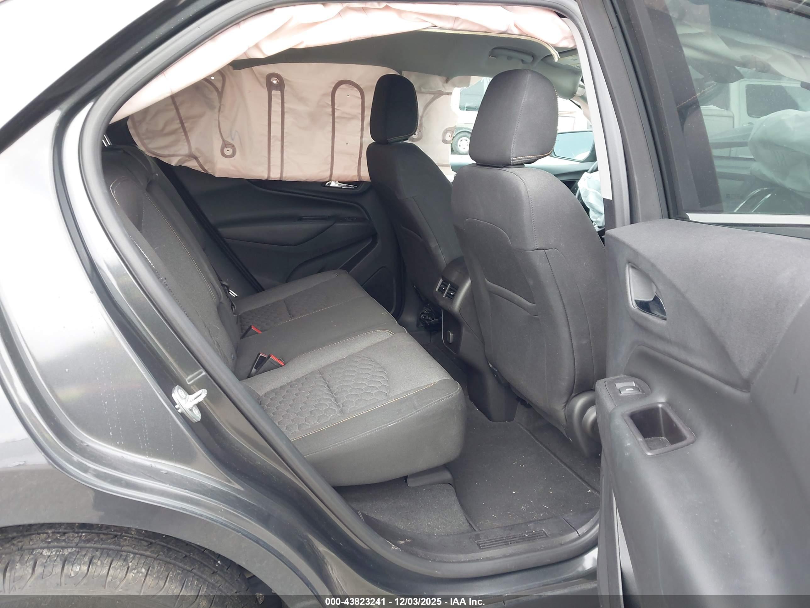 CHEVROLET EQUINOX image 8