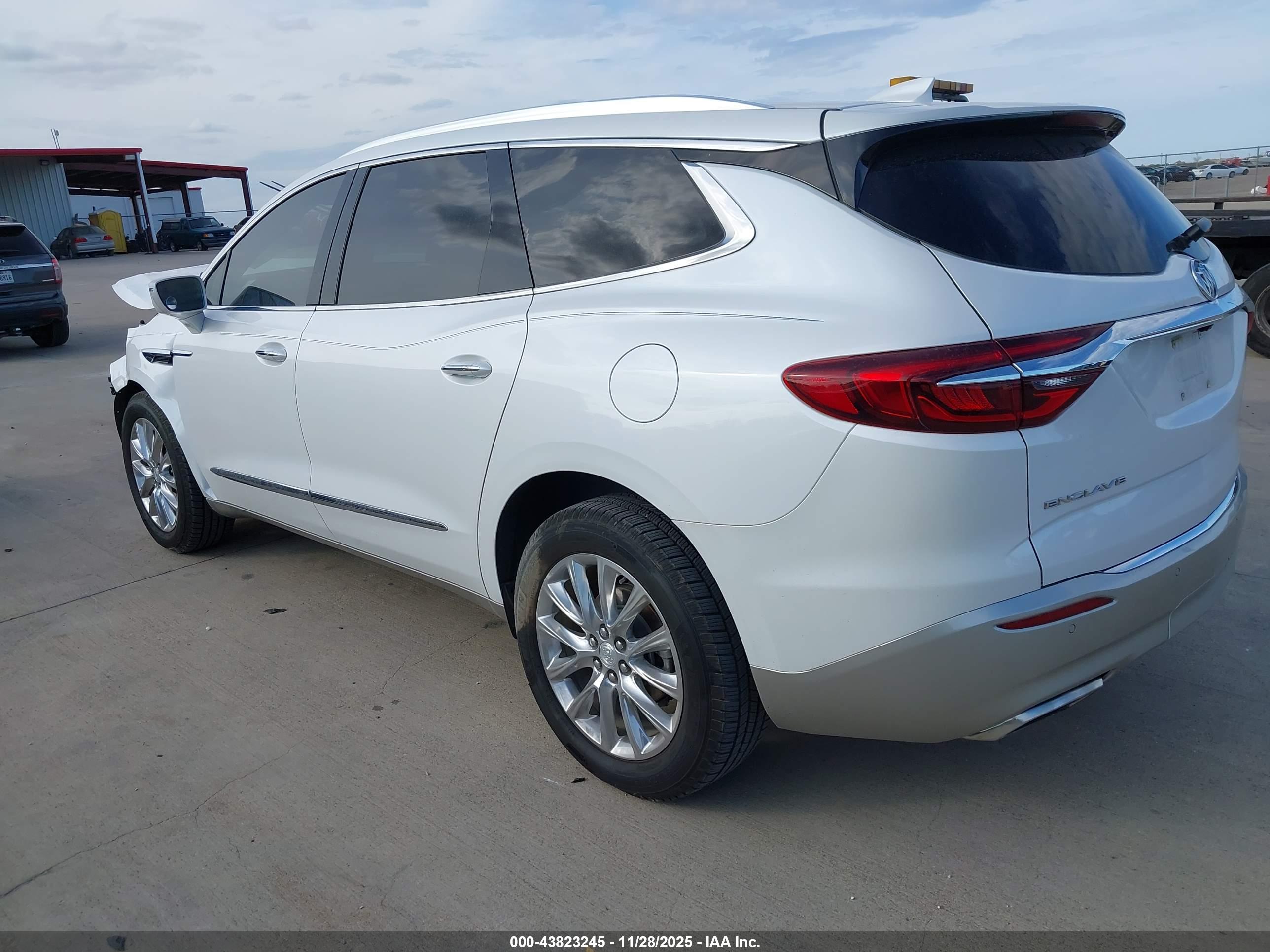BUICK ENCLAVE image 3