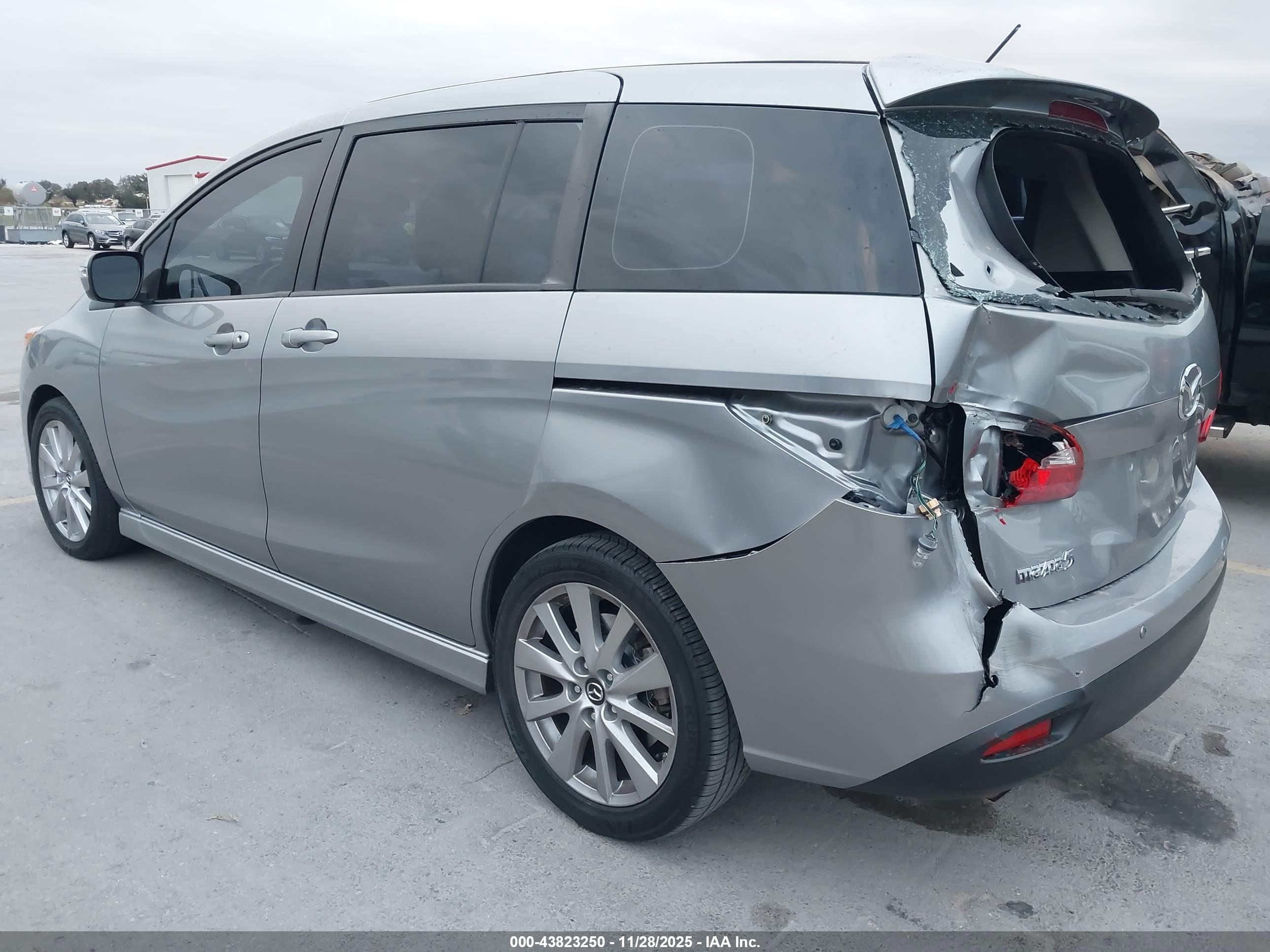 MAZDA MAZDA5 image 3