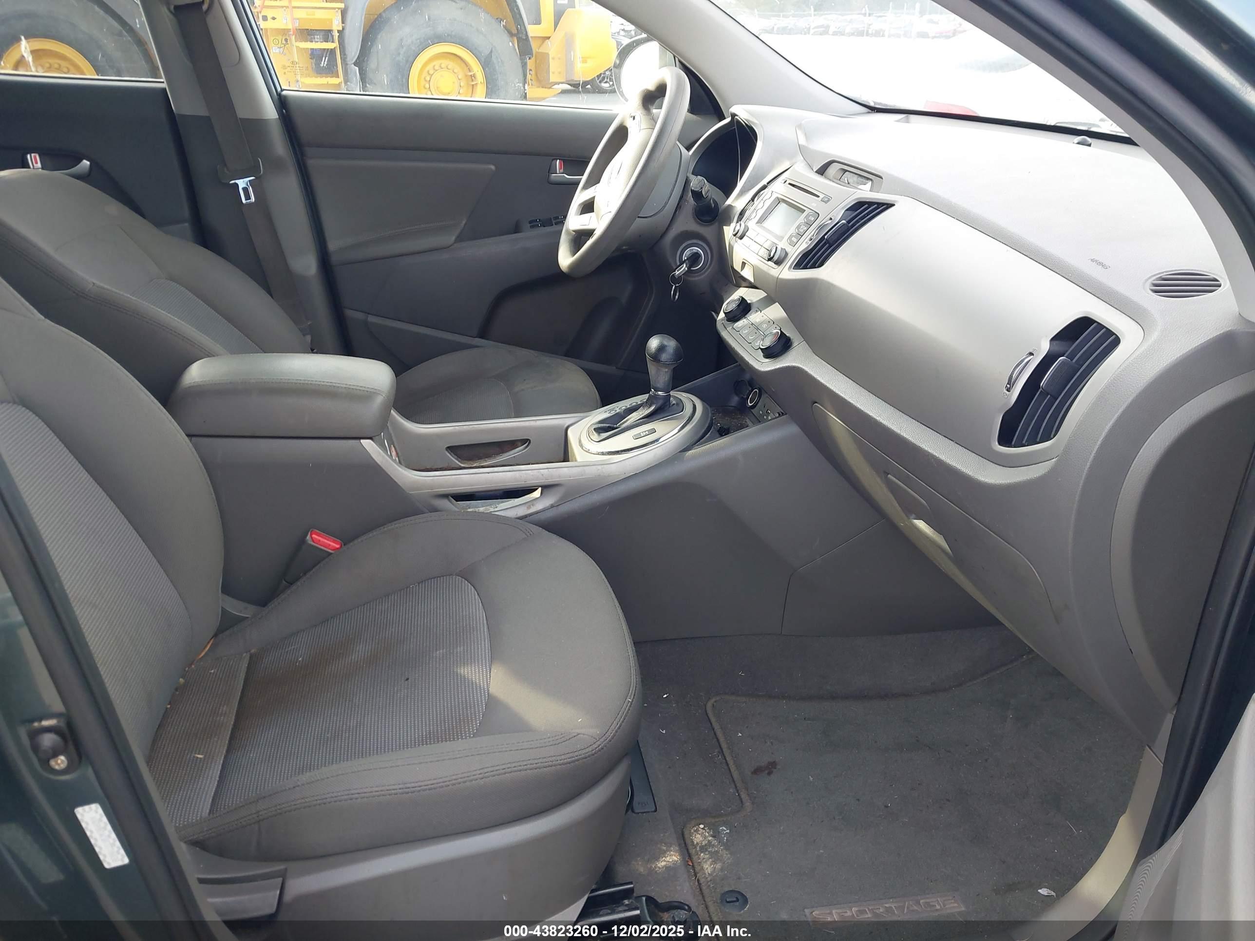KIA SPORTAGE image 5