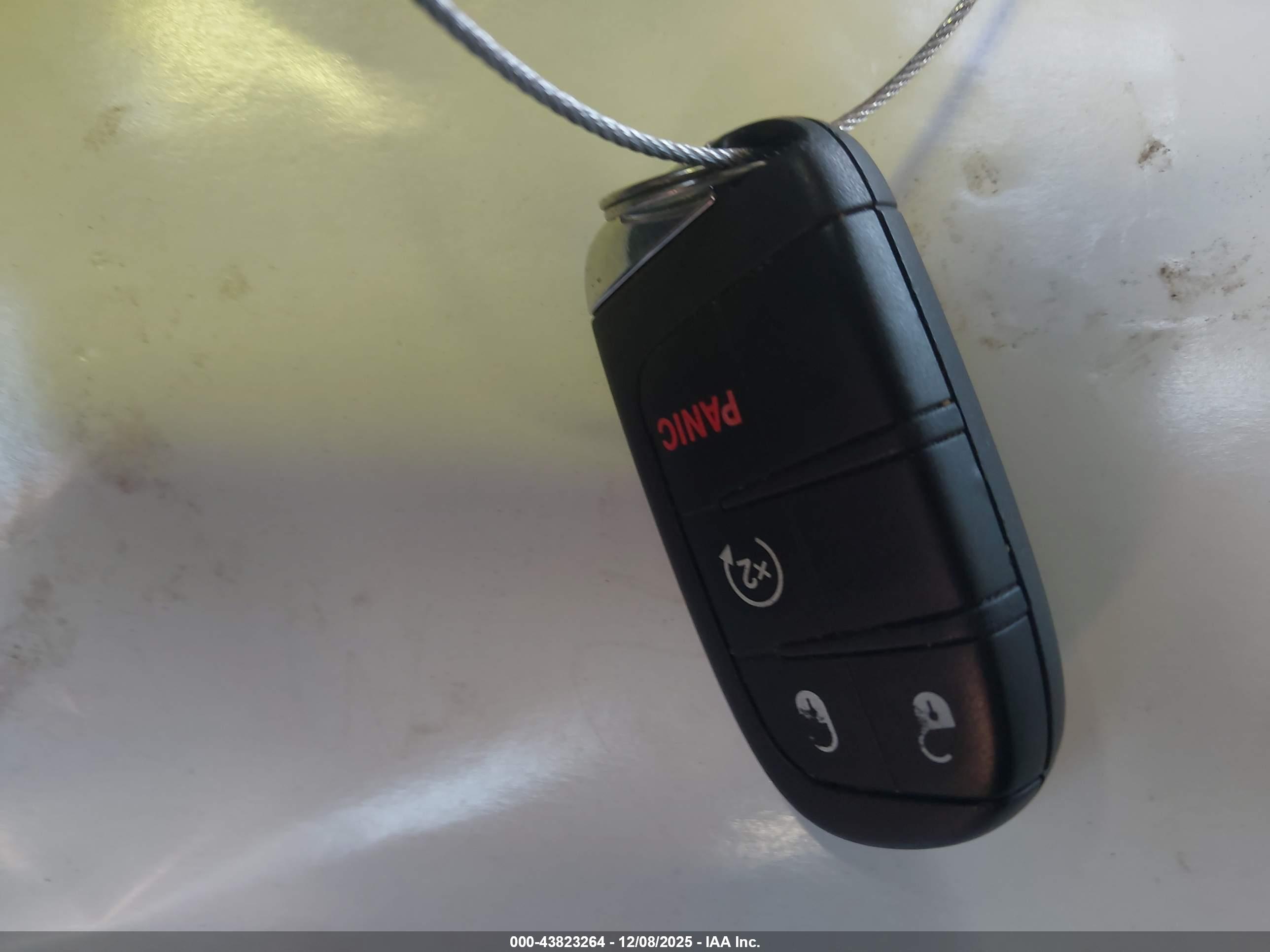JEEP RENEGADE image 11
