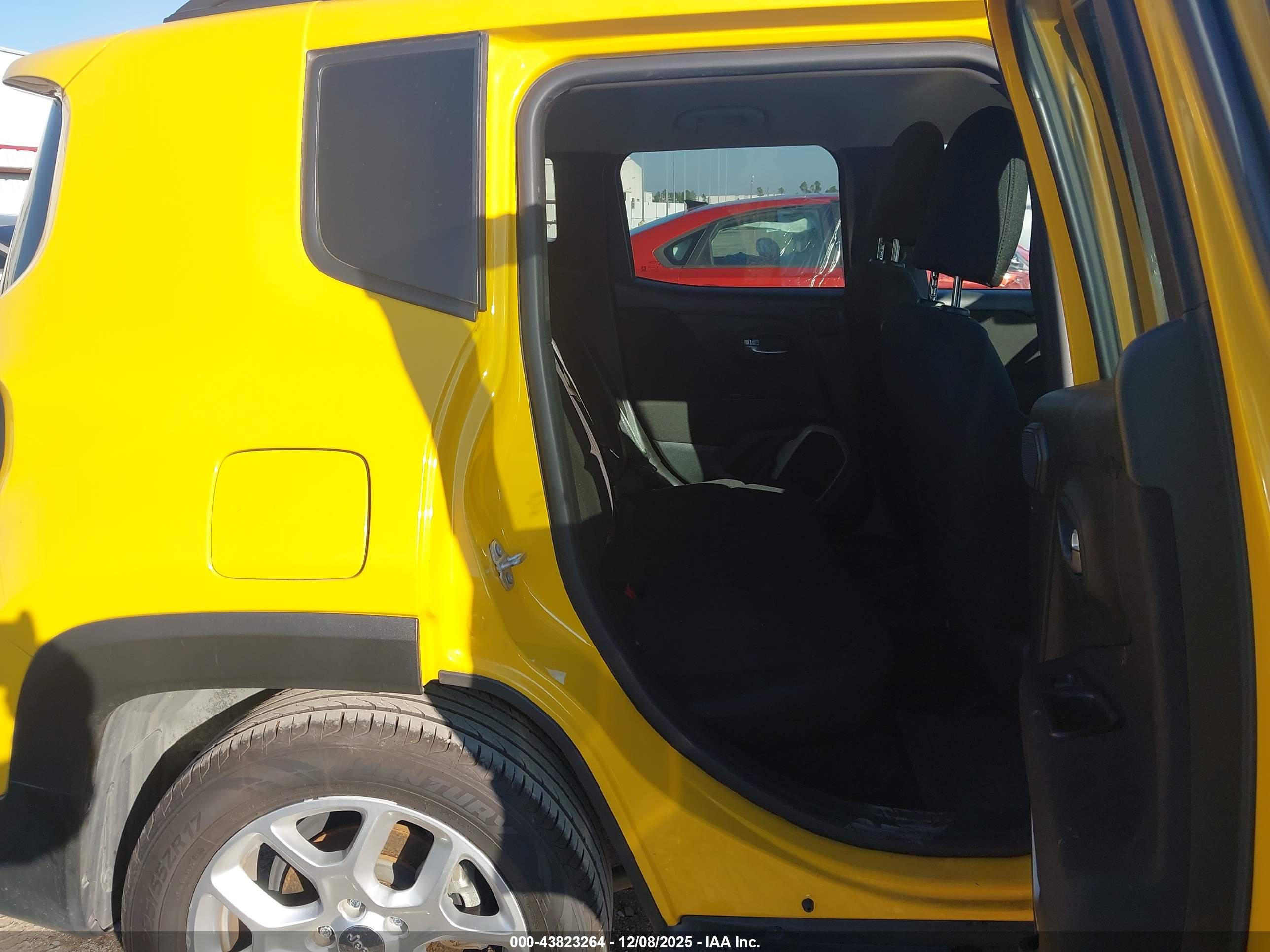 JEEP RENEGADE image 8