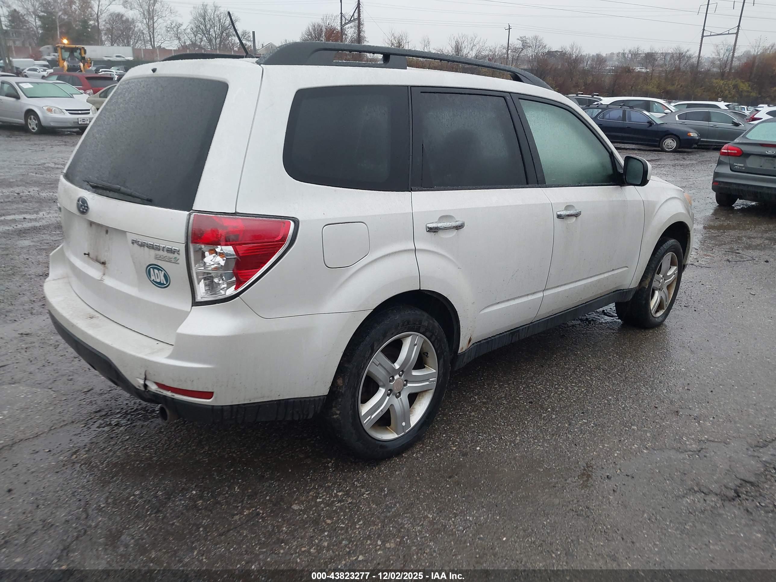 SUBARU FORESTER image 4