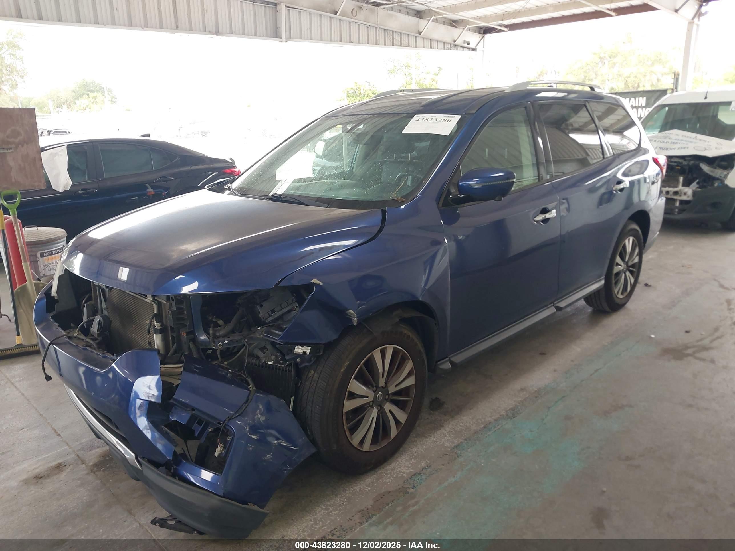 NISSAN PATHFINDER image 2