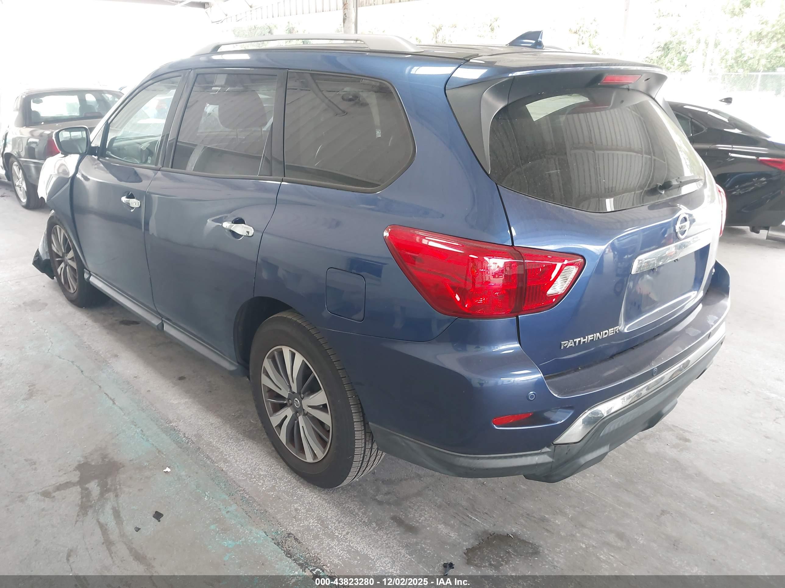 NISSAN PATHFINDER image 3