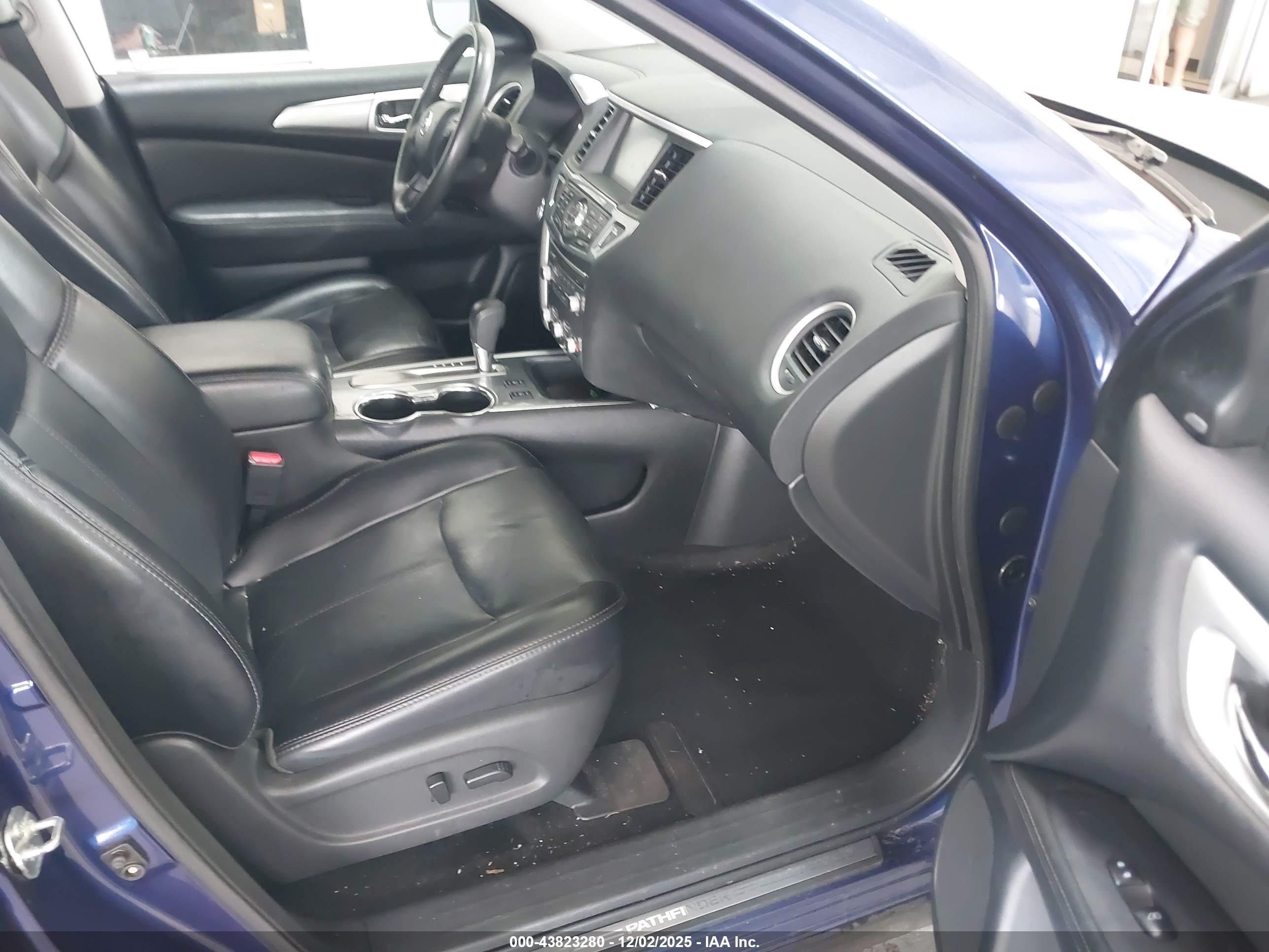 NISSAN PATHFINDER image 5