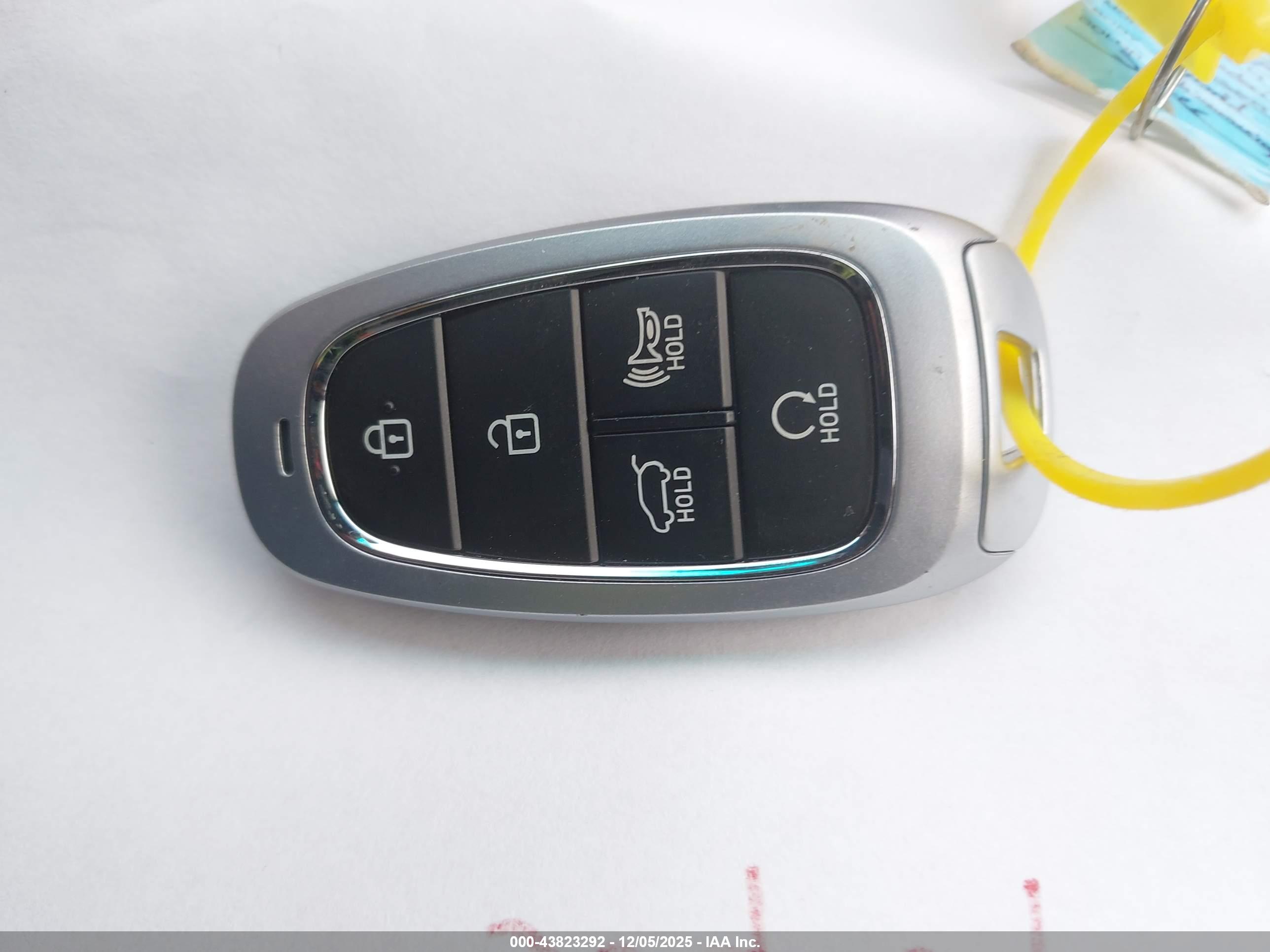 HYUNDAI TUCSON image 11