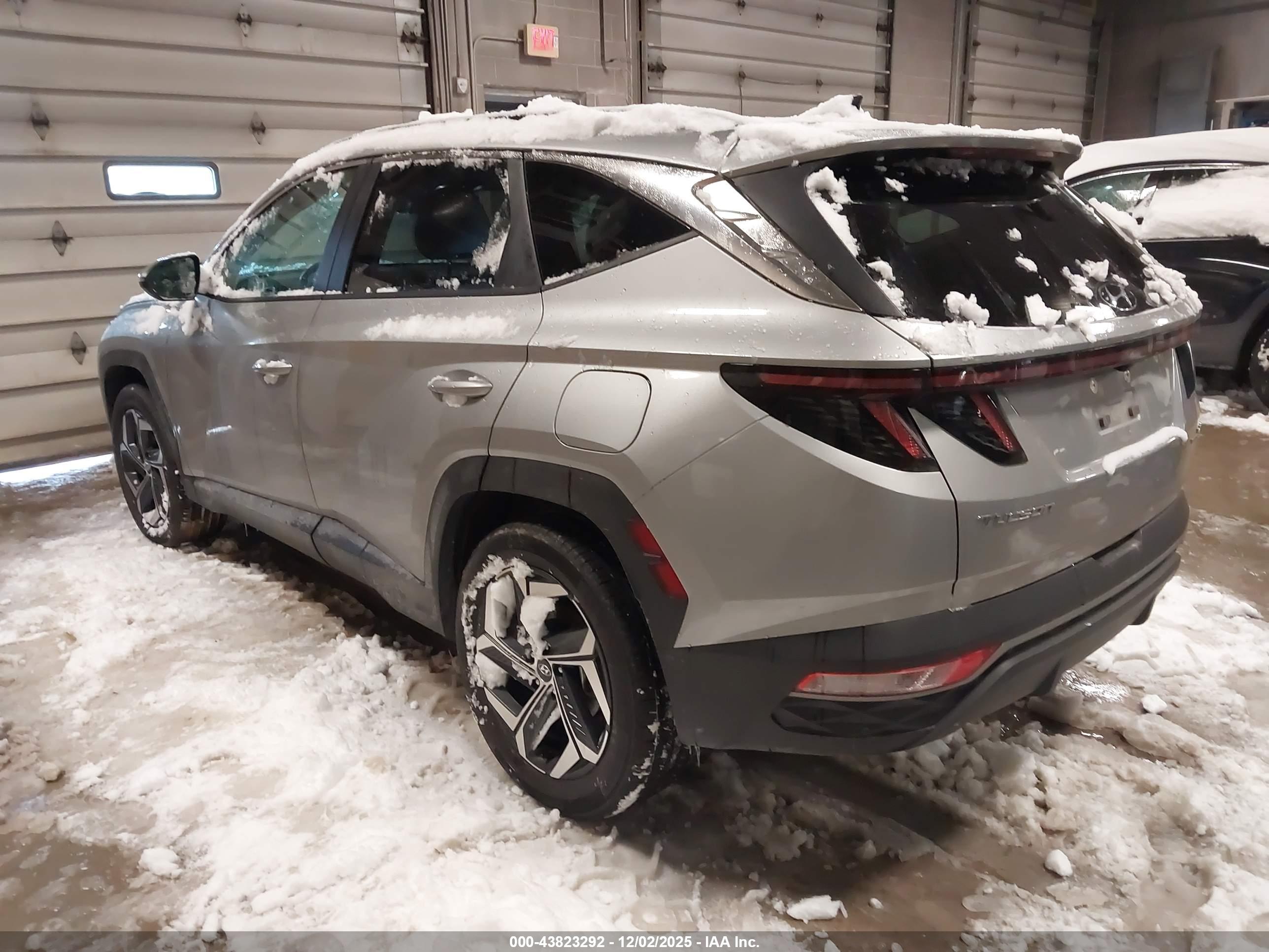 HYUNDAI TUCSON image 3