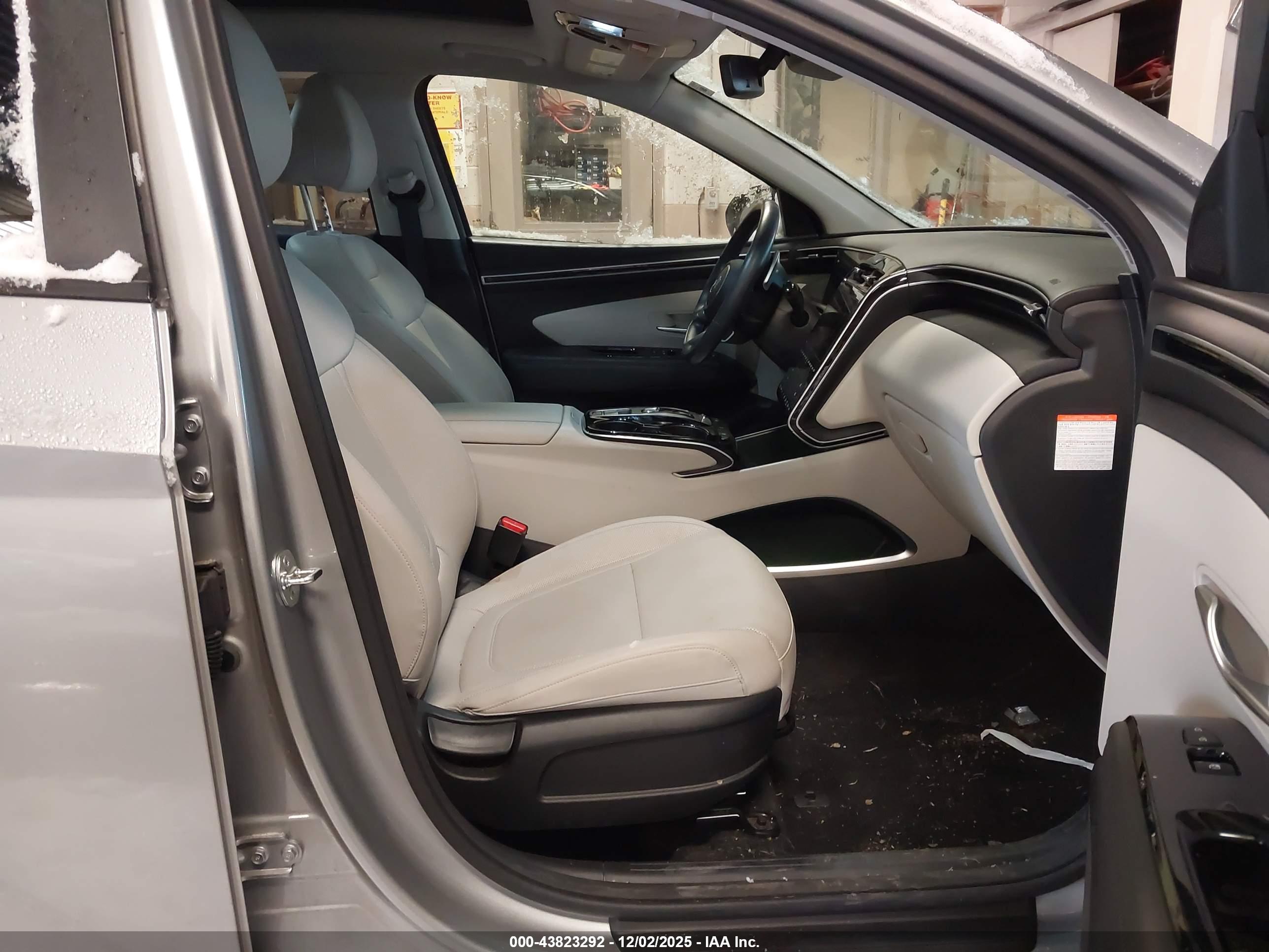 HYUNDAI TUCSON image 5