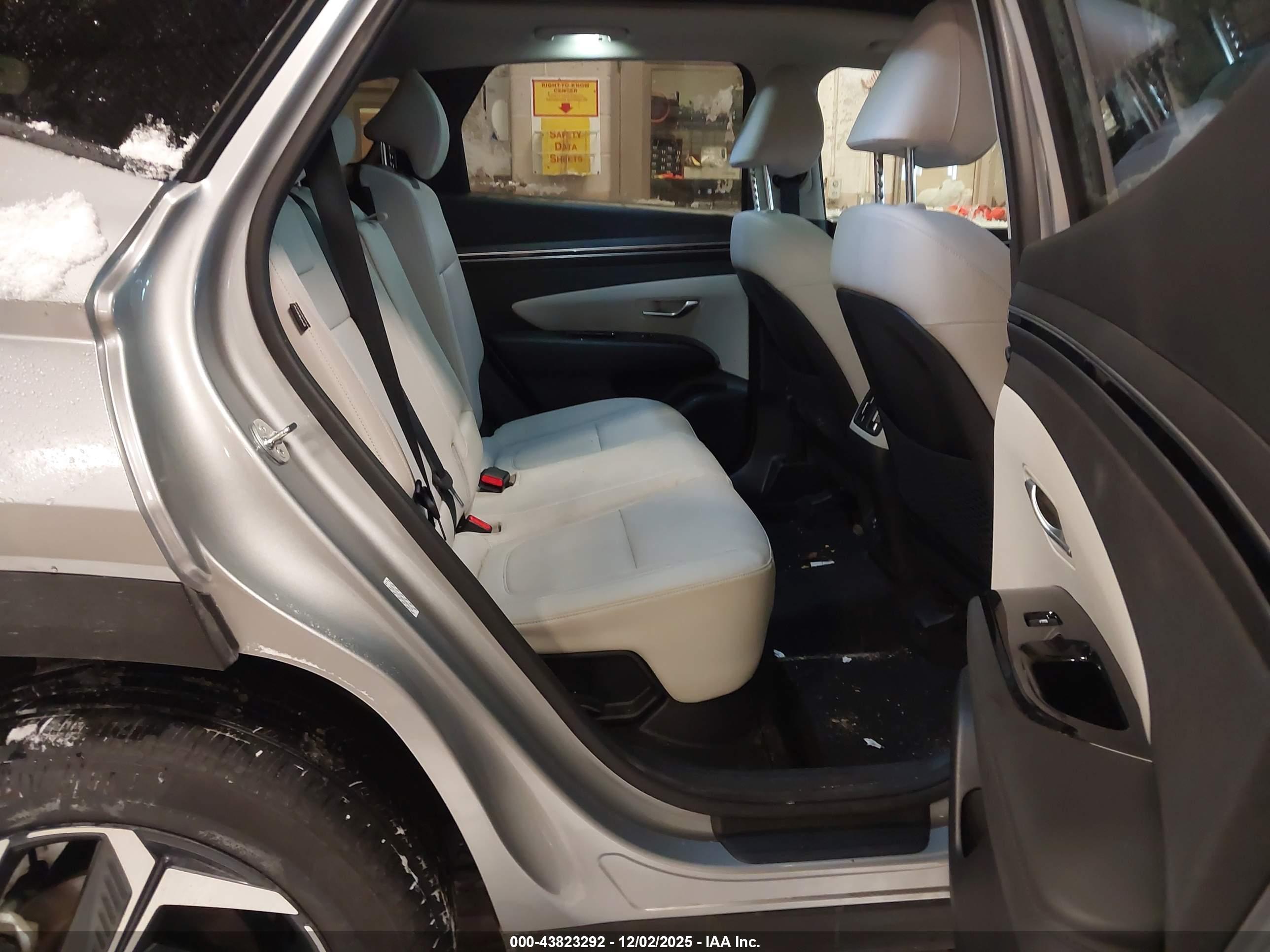 HYUNDAI TUCSON image 8