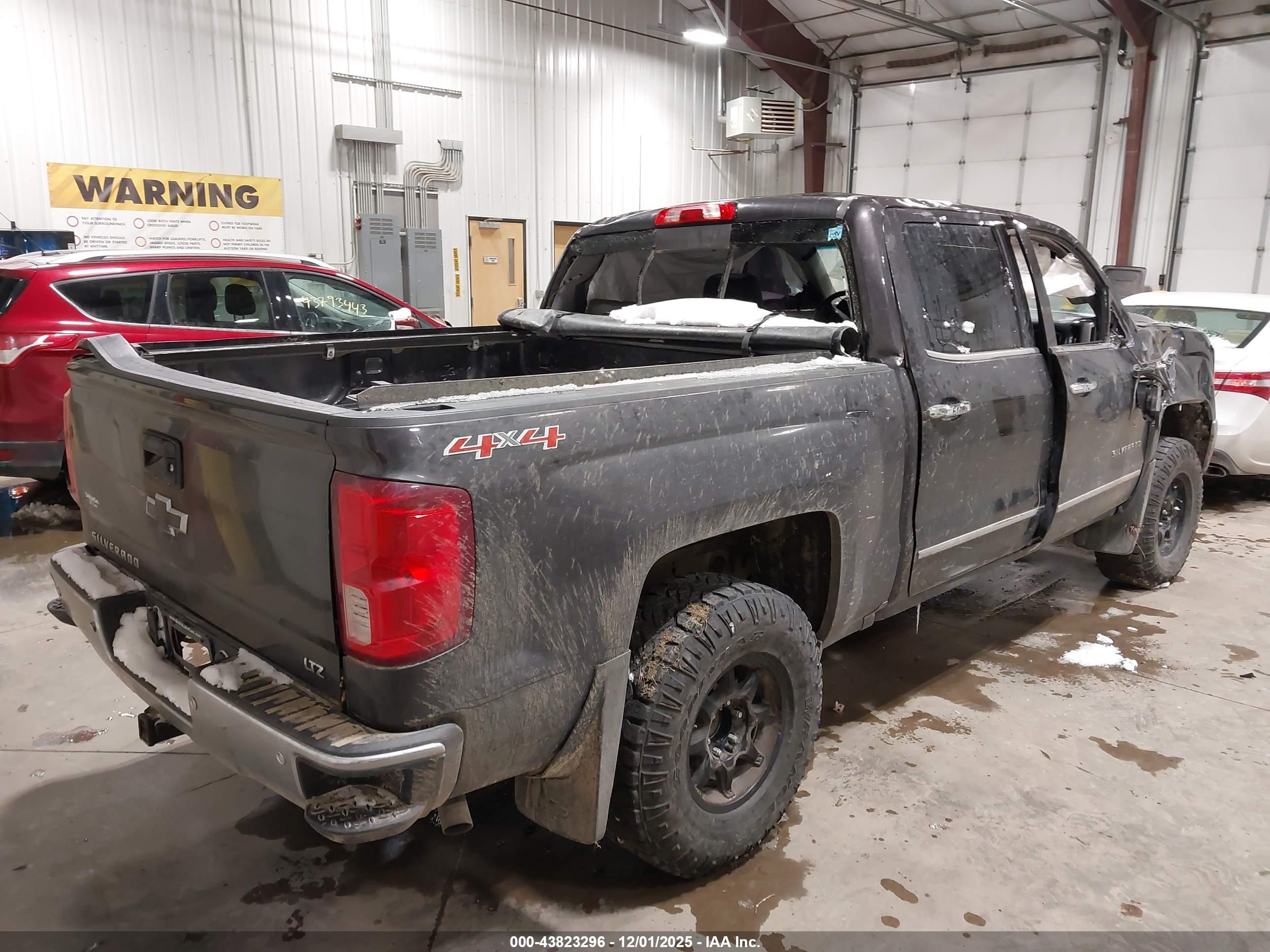 CHEVROLET SILVERADO image 4