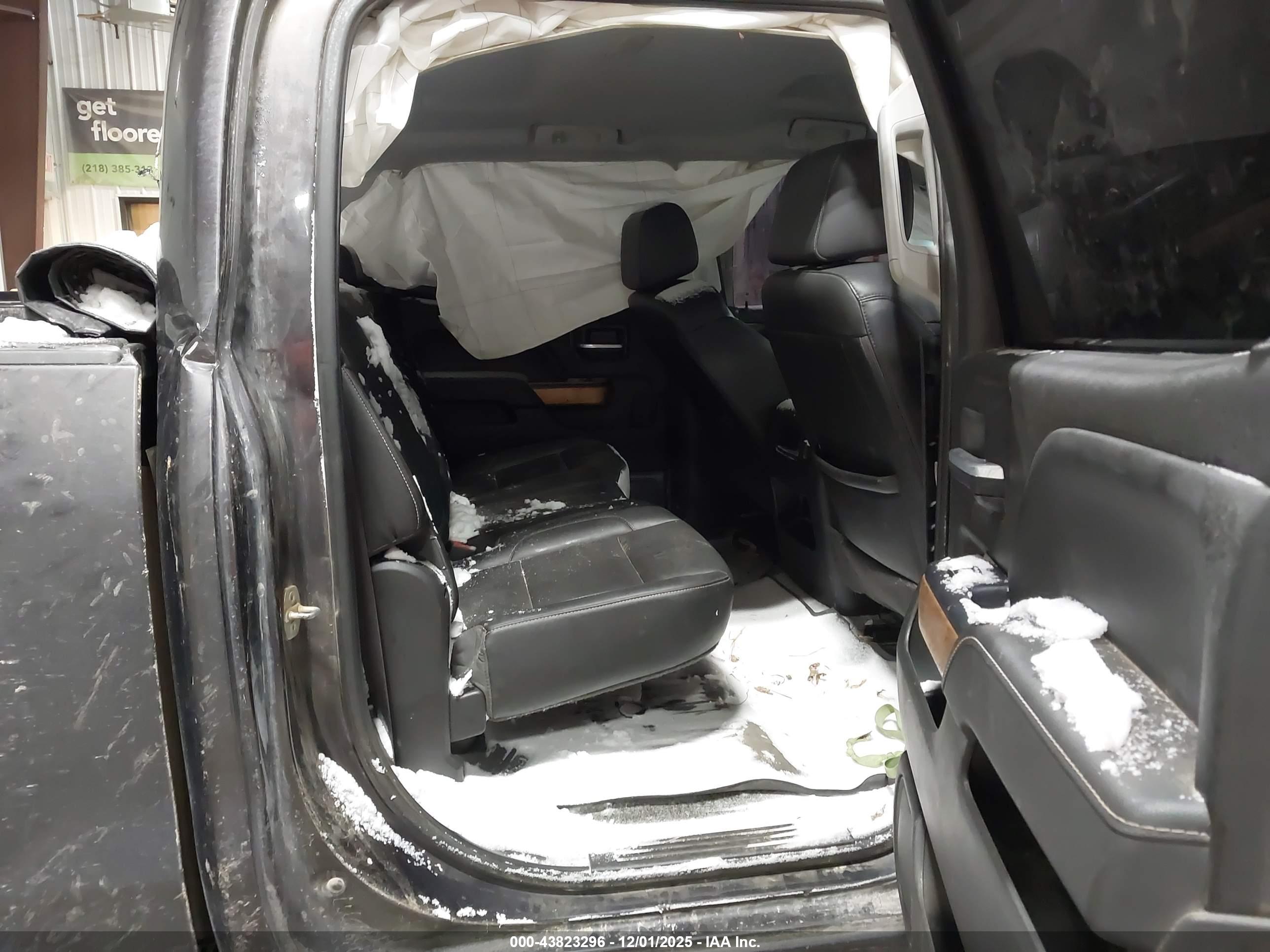 CHEVROLET SILVERADO image 8