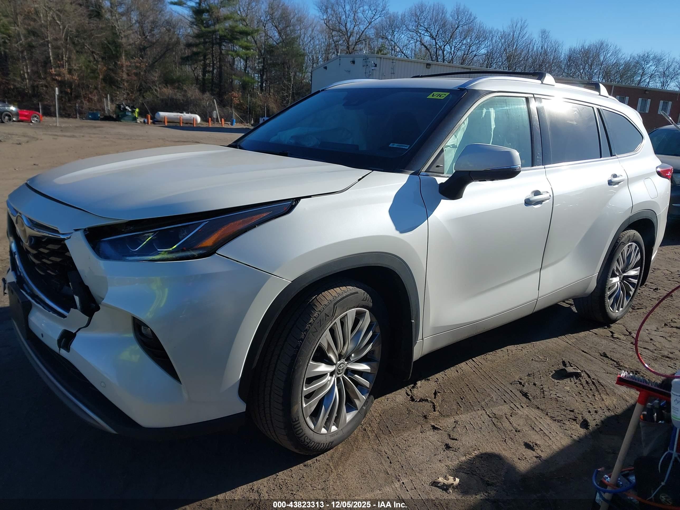 TOYOTA HIGHLANDER image 2