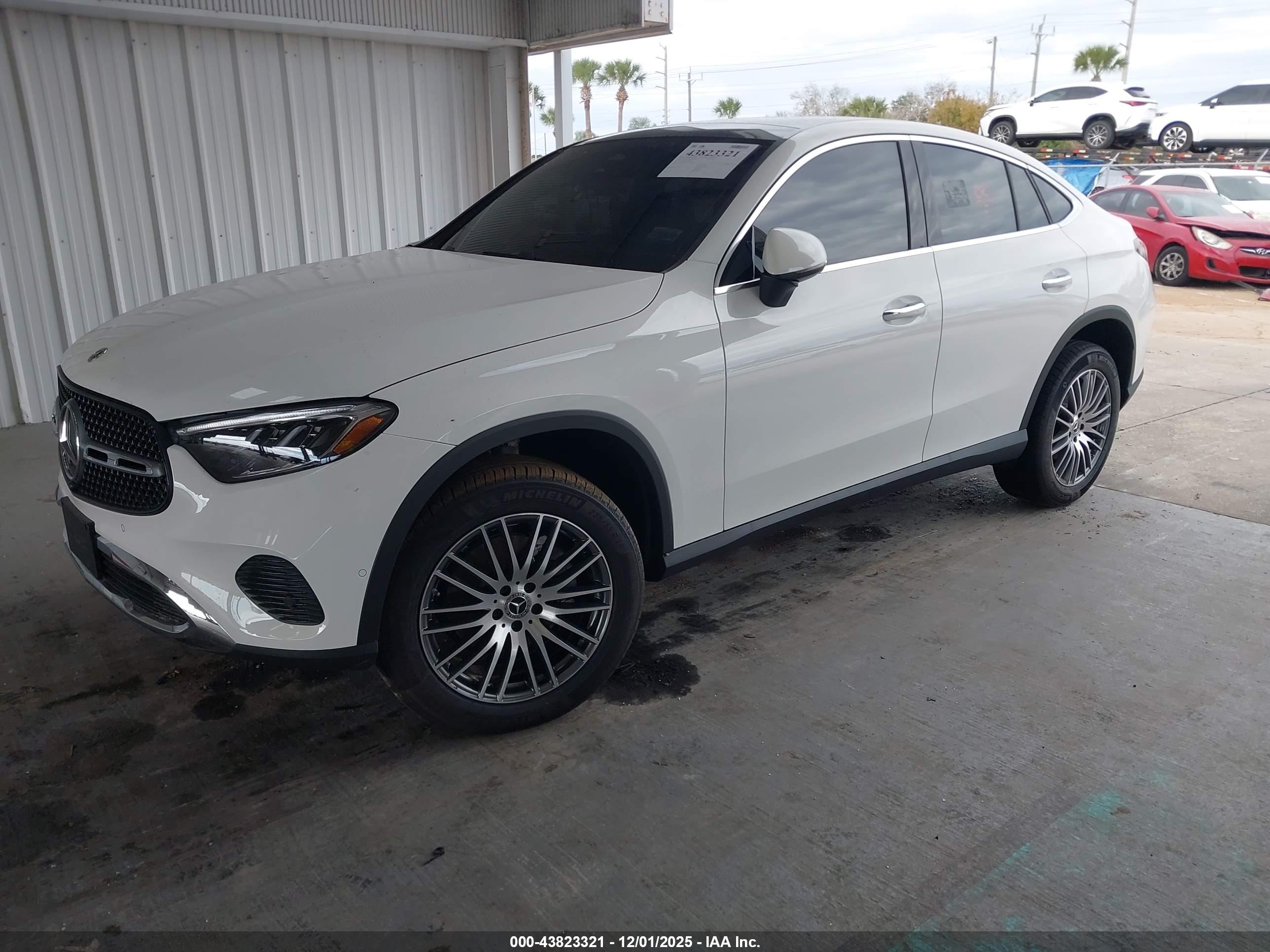 MERCEDES-BENZ GLC image 2