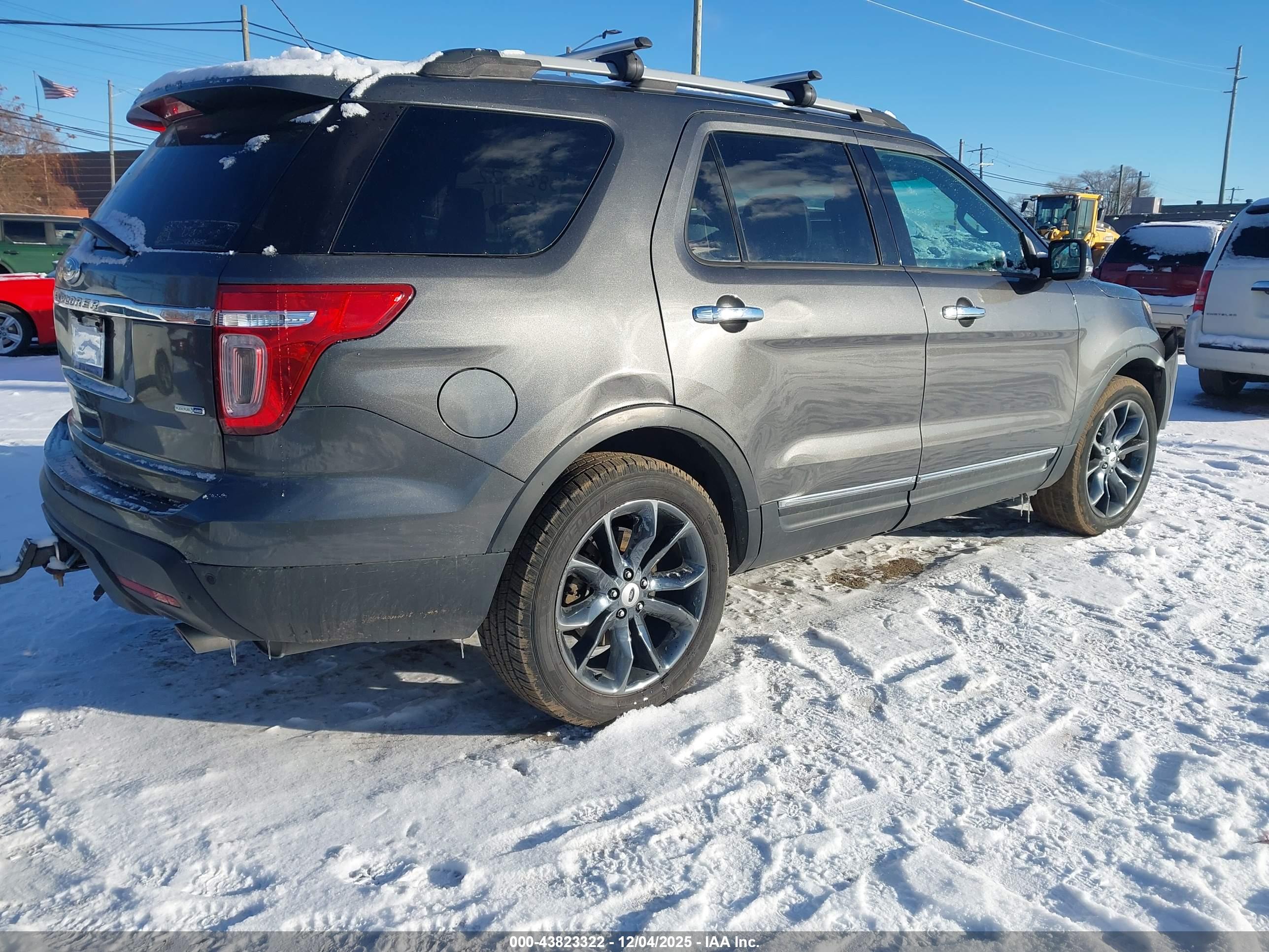 FORD EXPLORER image 4