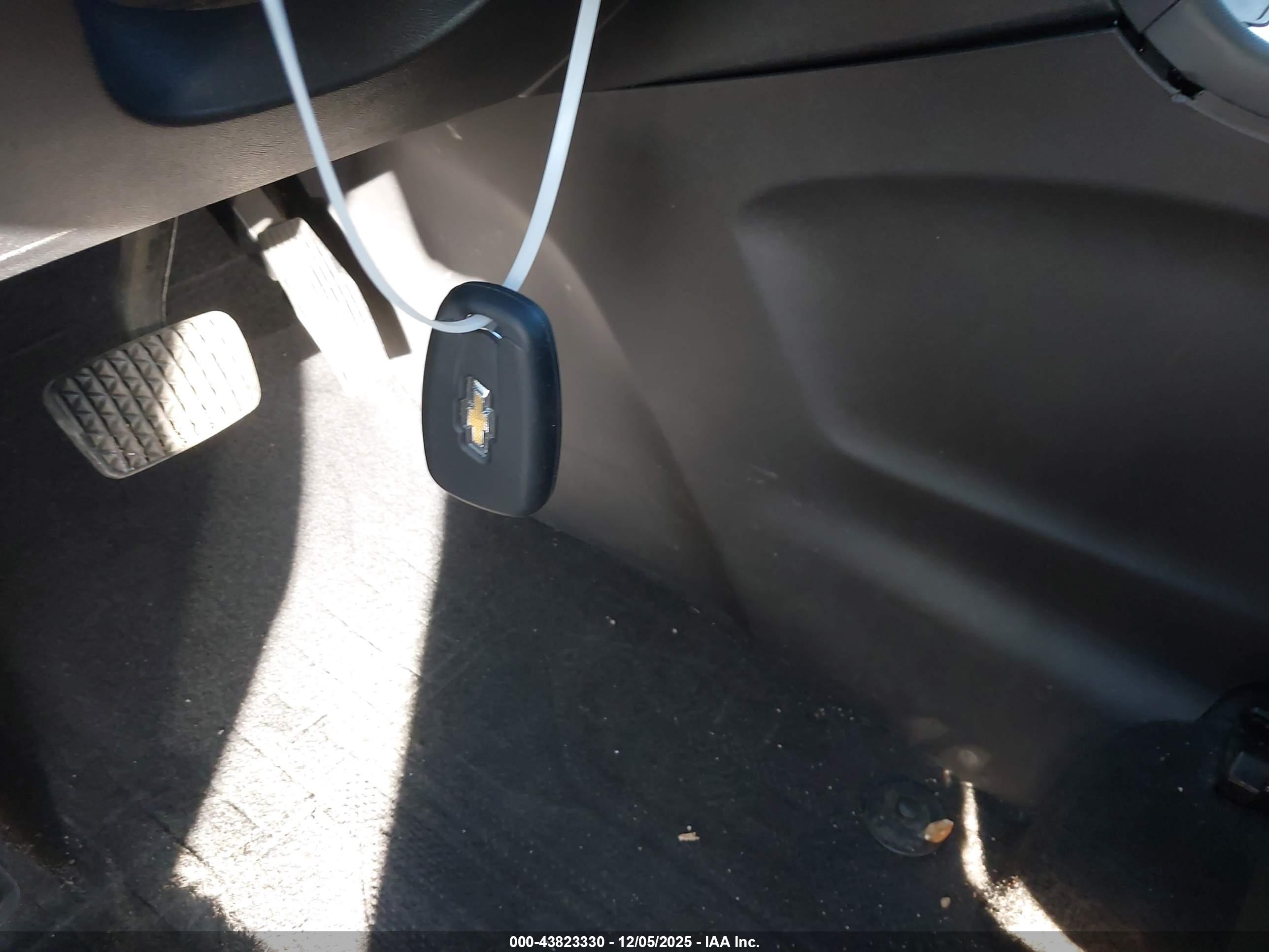 CHEVROLET EQUINOX image 11
