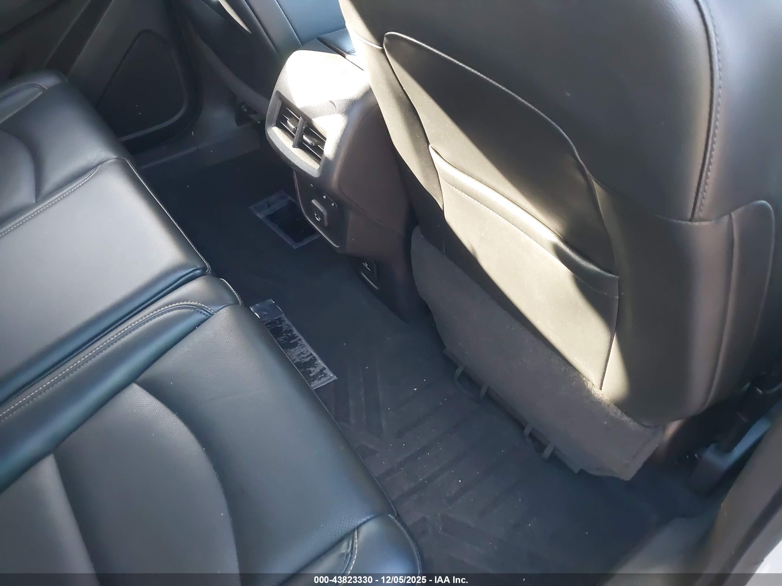 CHEVROLET EQUINOX image 8
