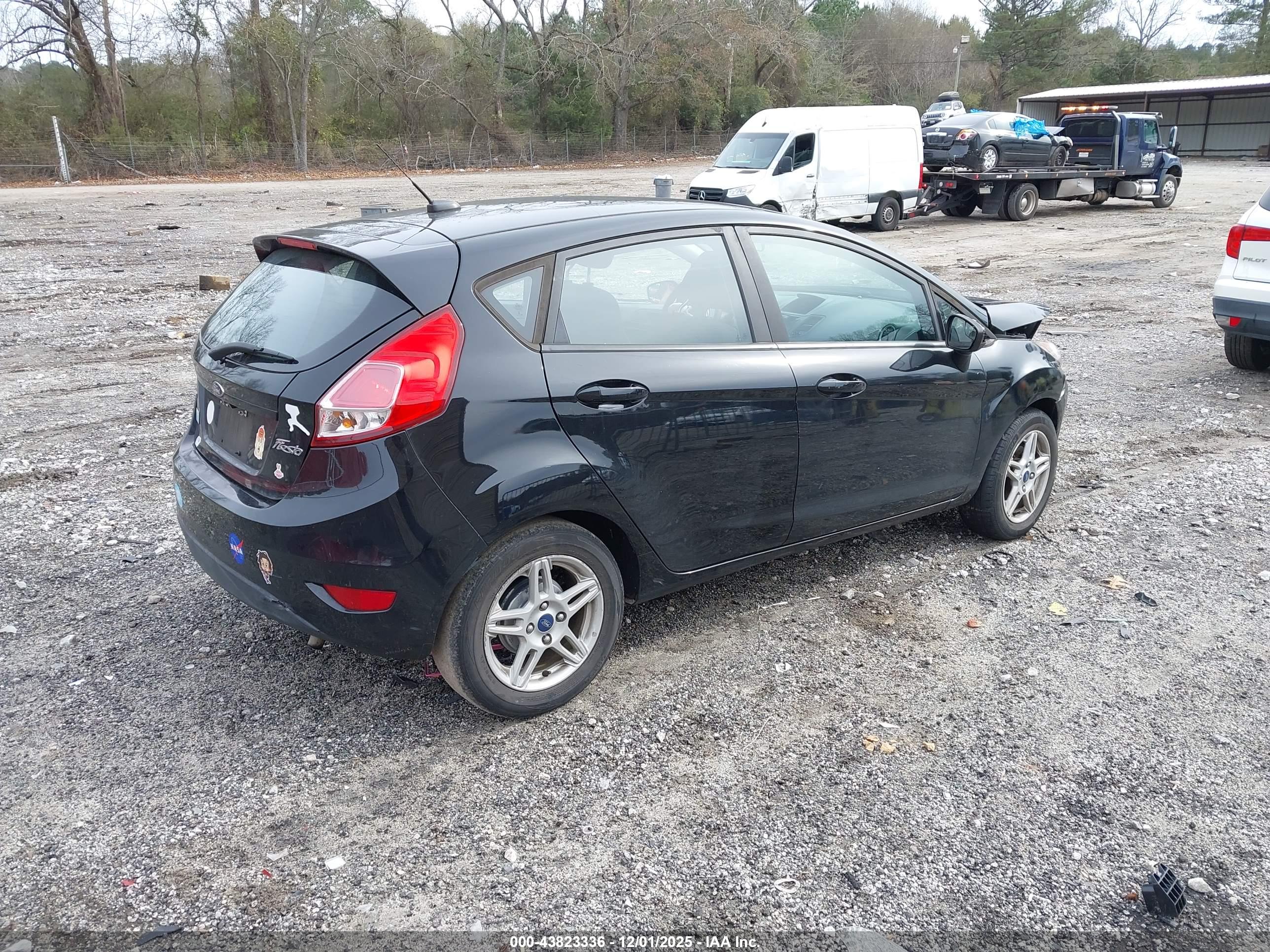 FORD FIESTA image 4