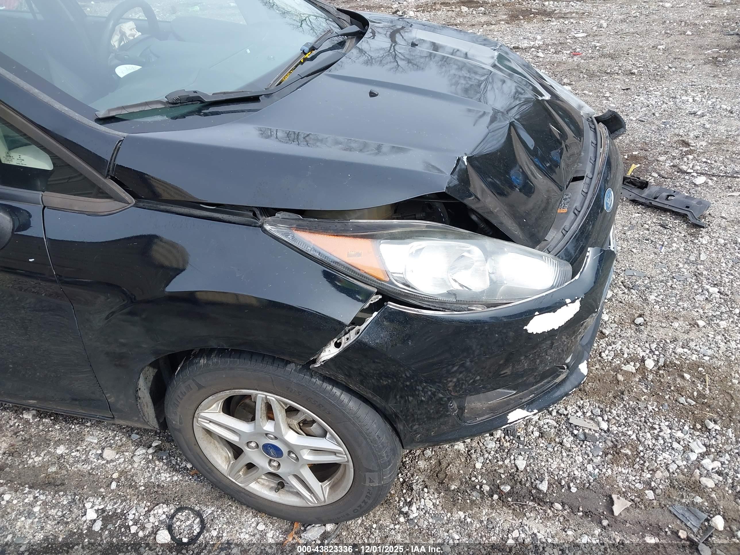 FORD FIESTA image 6