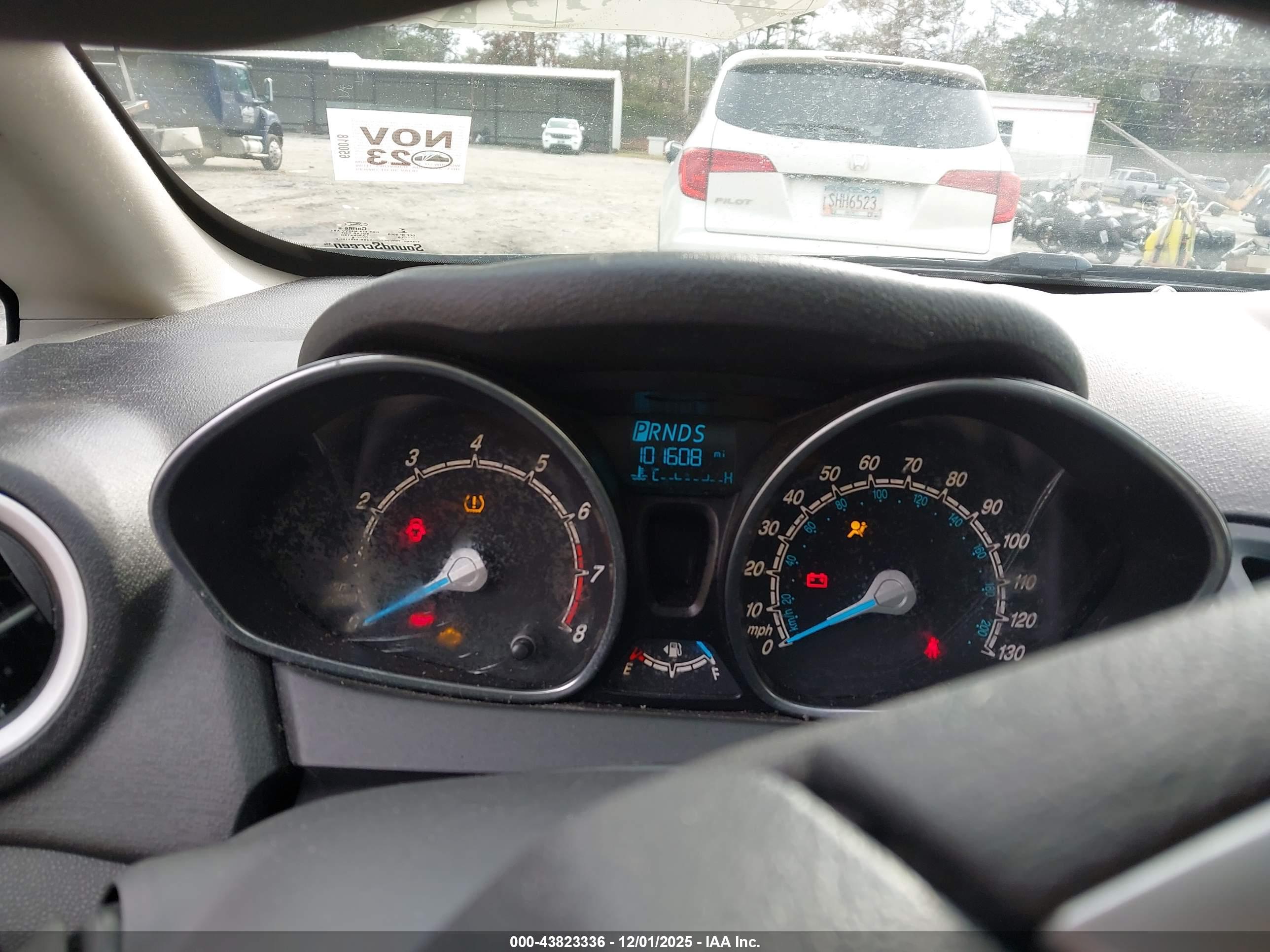 FORD FIESTA image 7