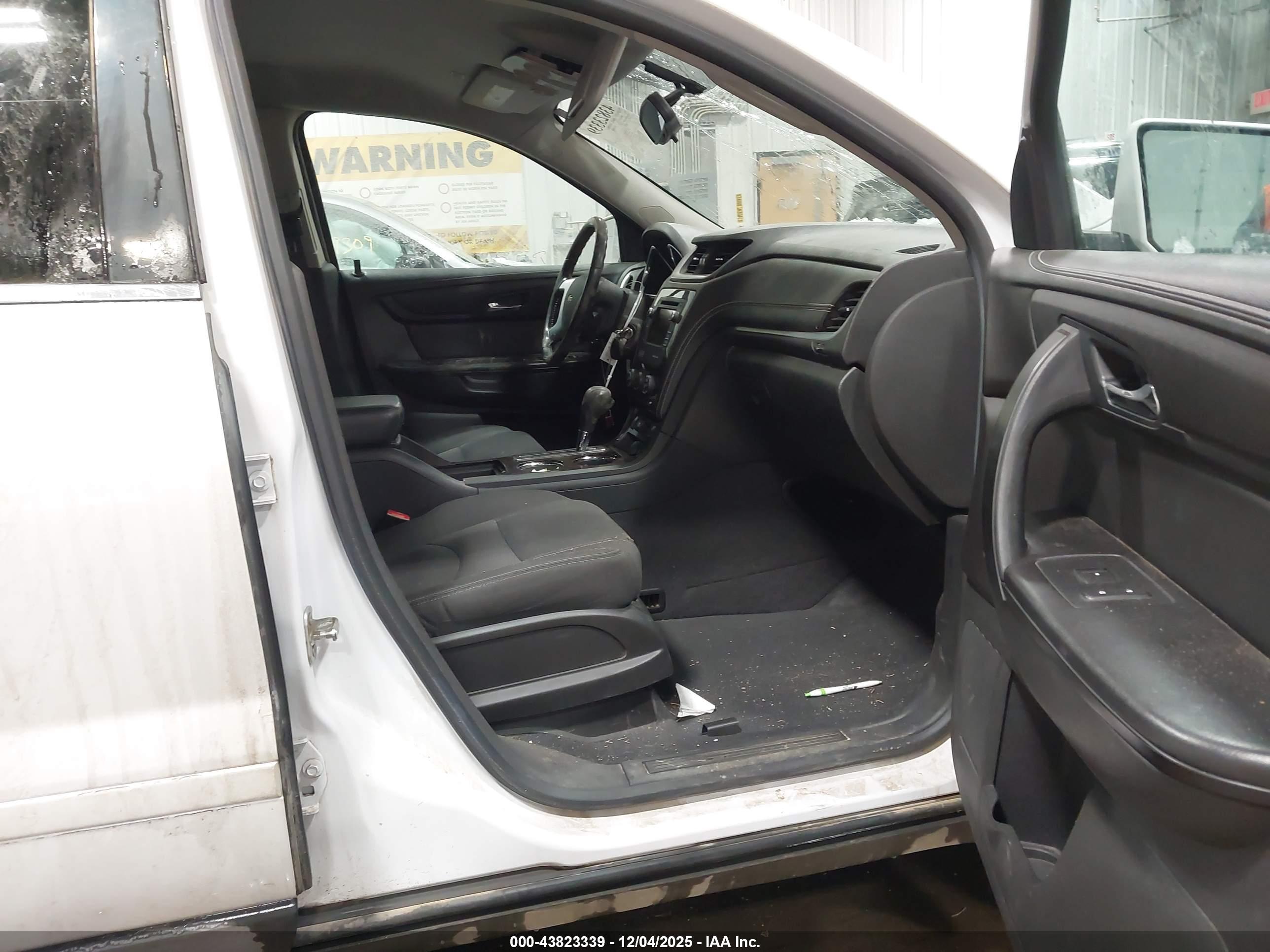 CHEVROLET TRAVERSE image 5