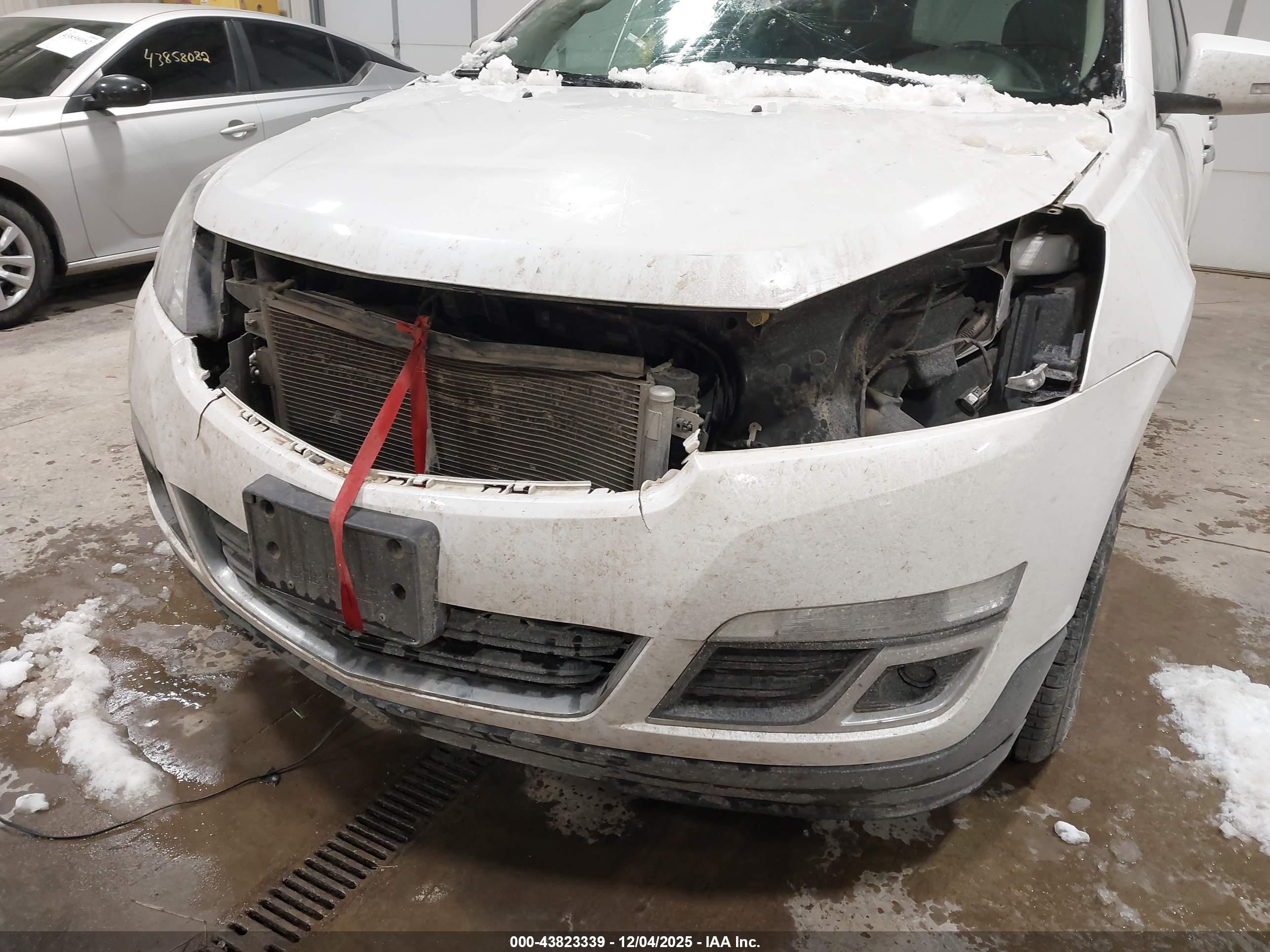 CHEVROLET TRAVERSE image 6