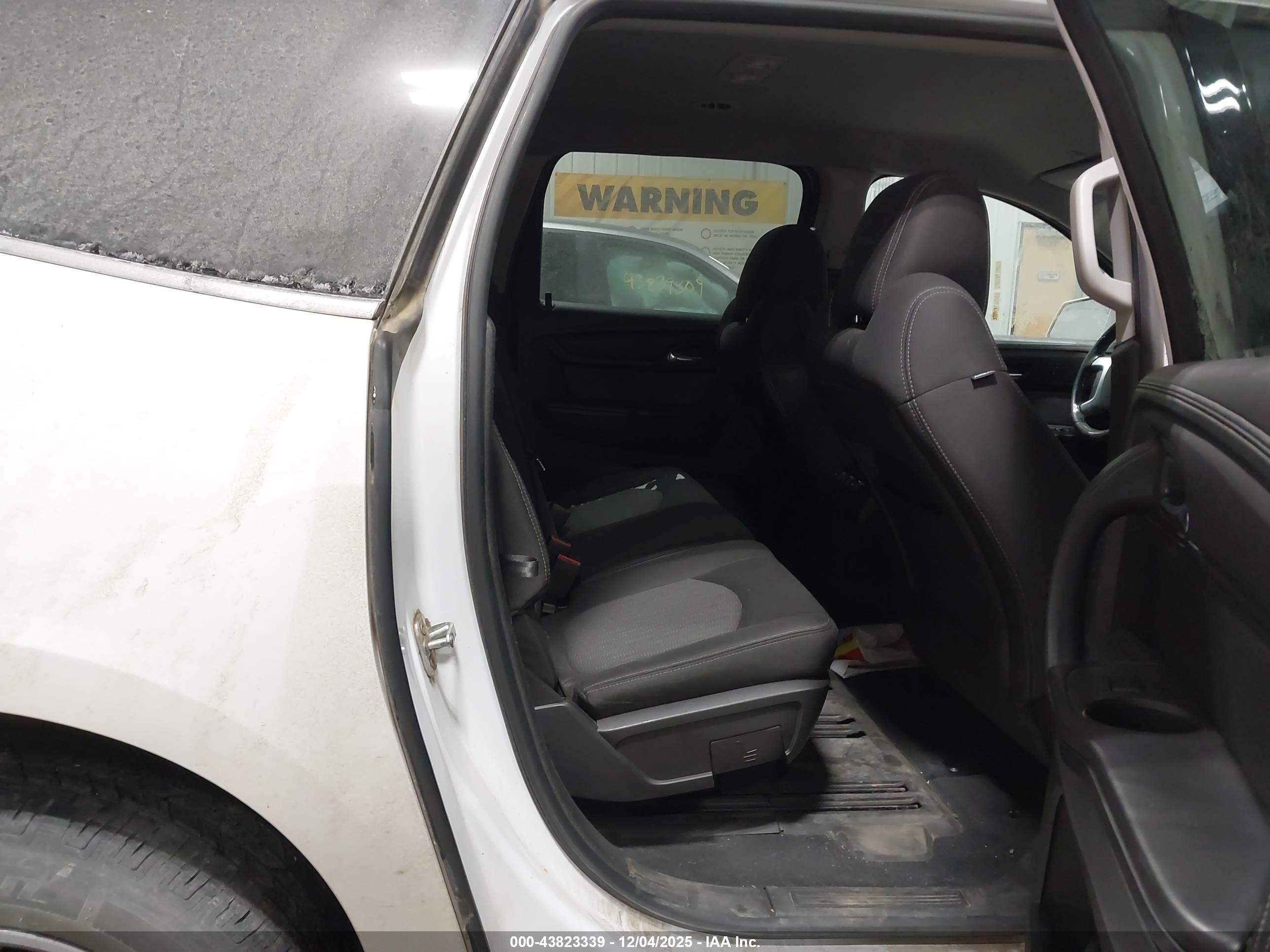 CHEVROLET TRAVERSE image 8