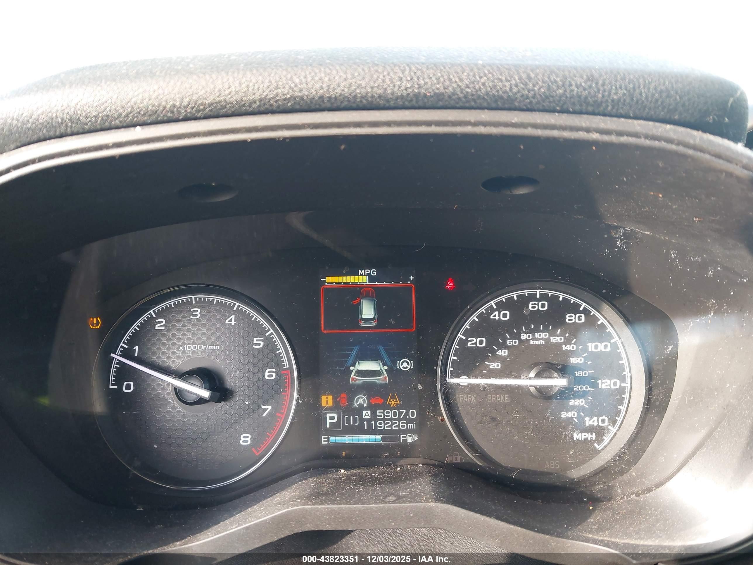SUBARU FORESTER image 7
