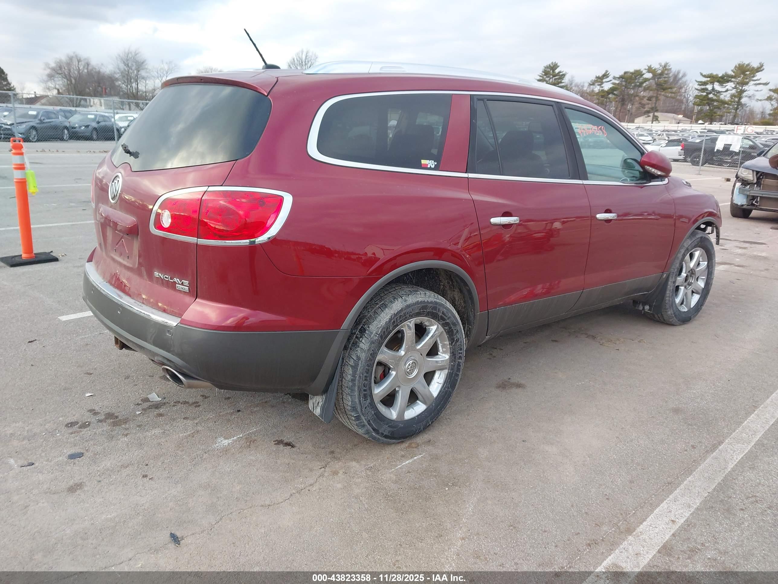 BUICK ENCLAVE image 4