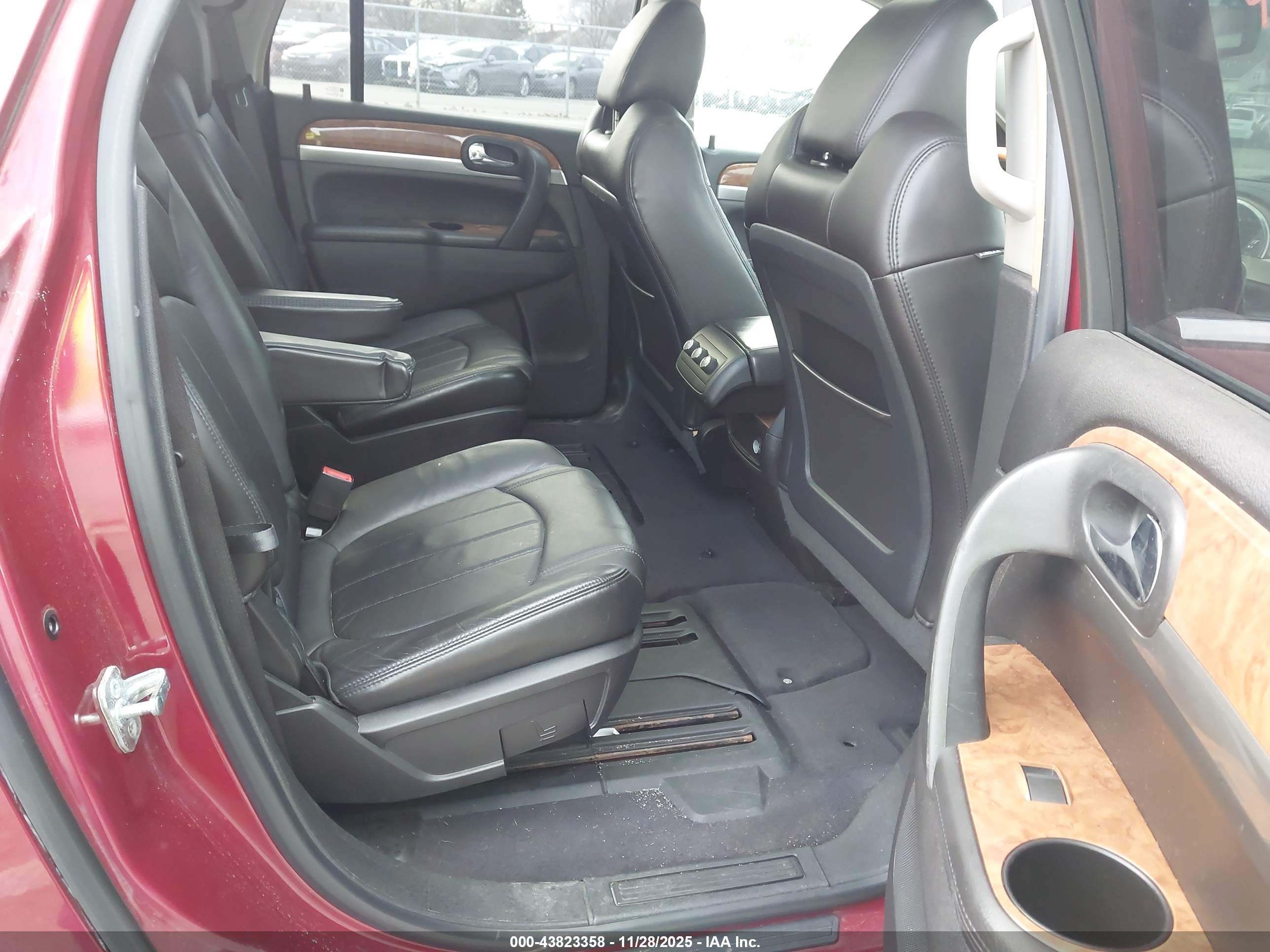 BUICK ENCLAVE image 8