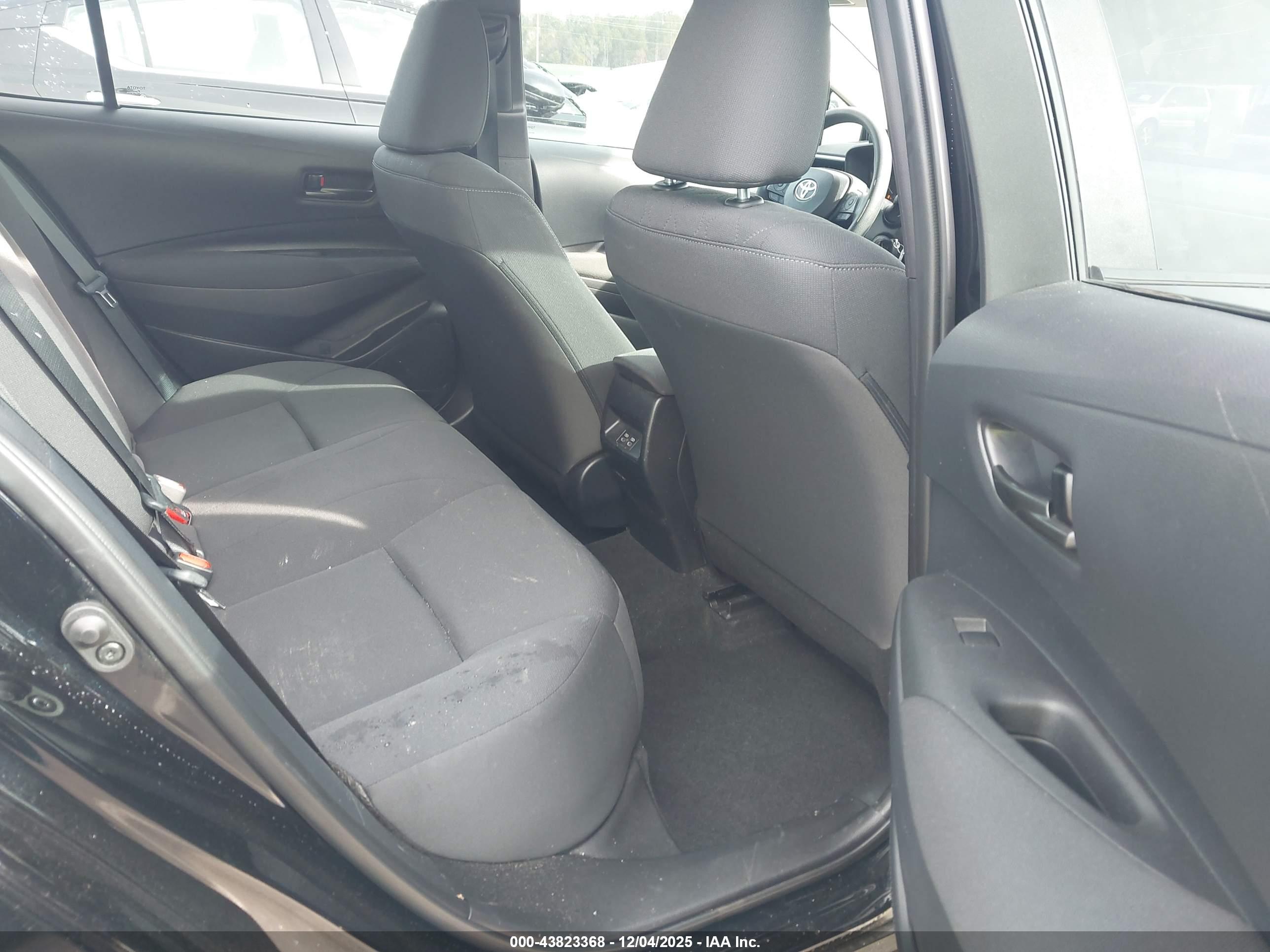 TOYOTA COROLLA image 8