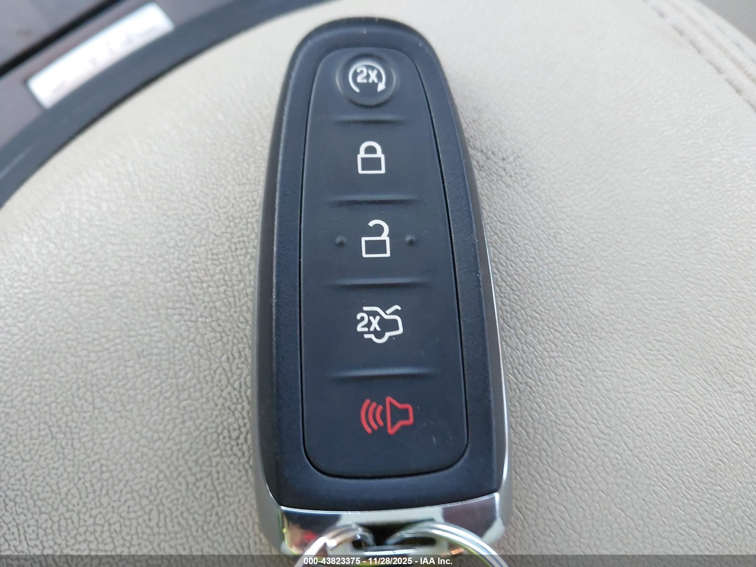 FORD TAURUS image 11