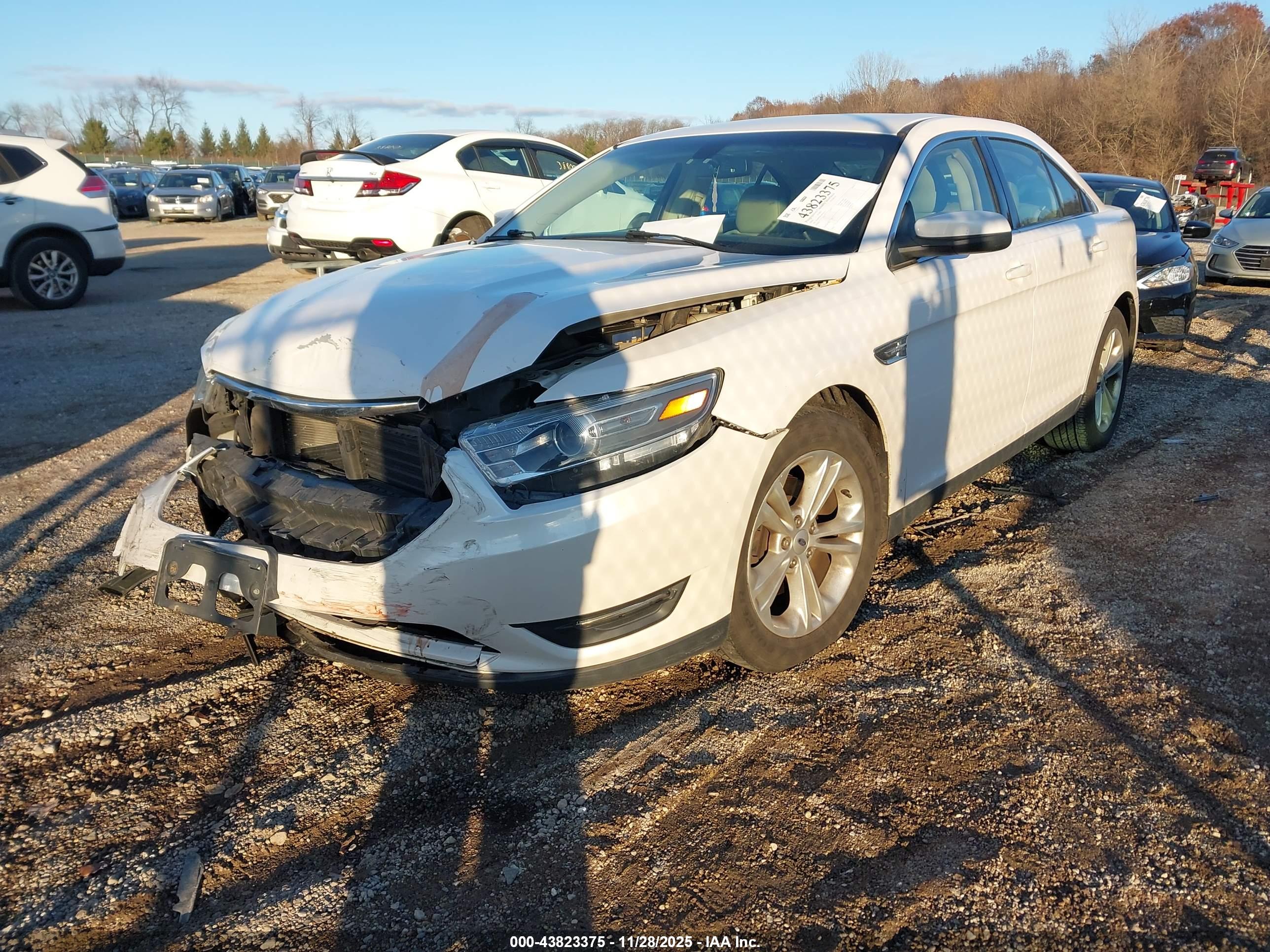 FORD TAURUS image 2
