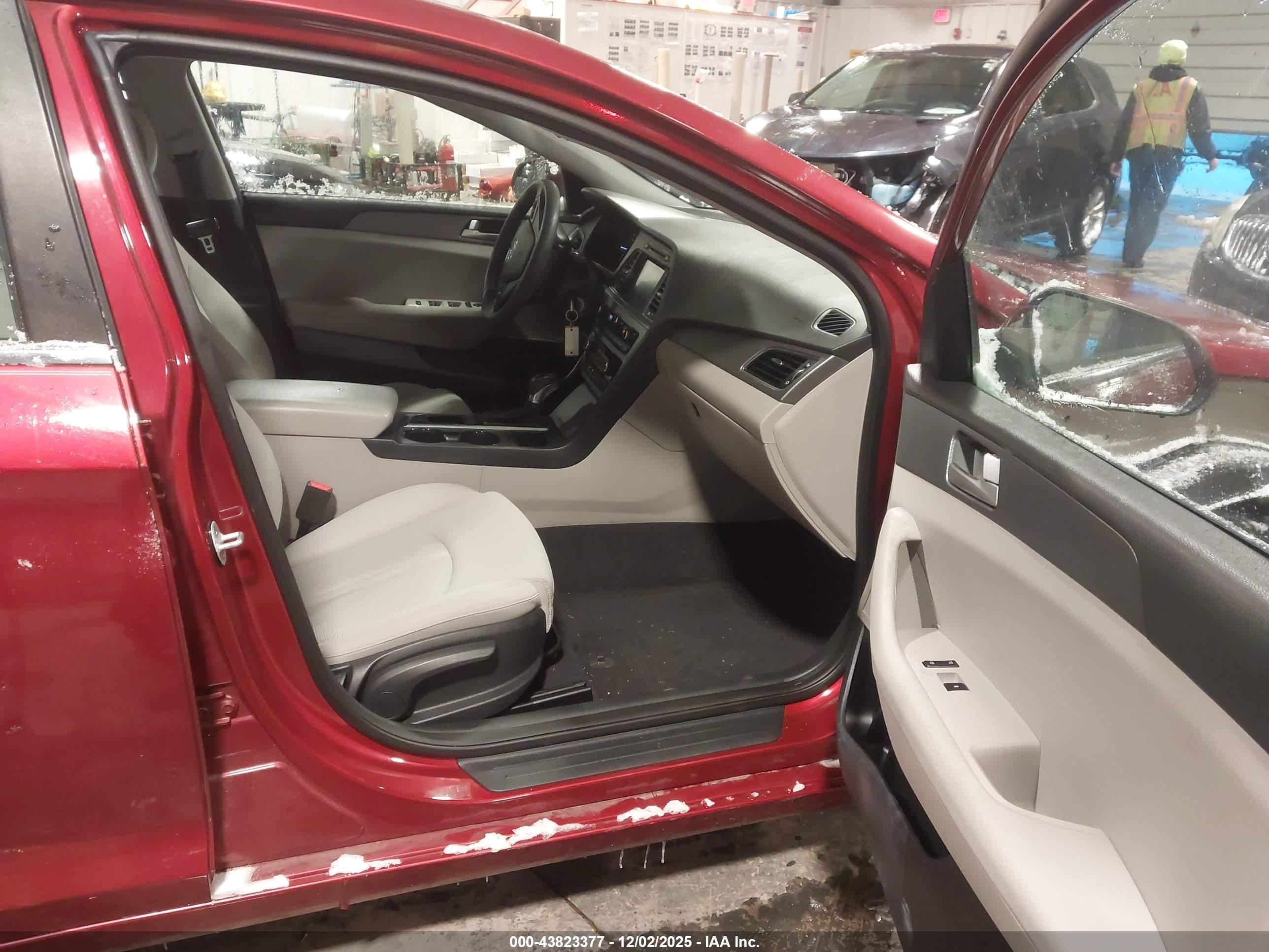 HYUNDAI SONATA image 5