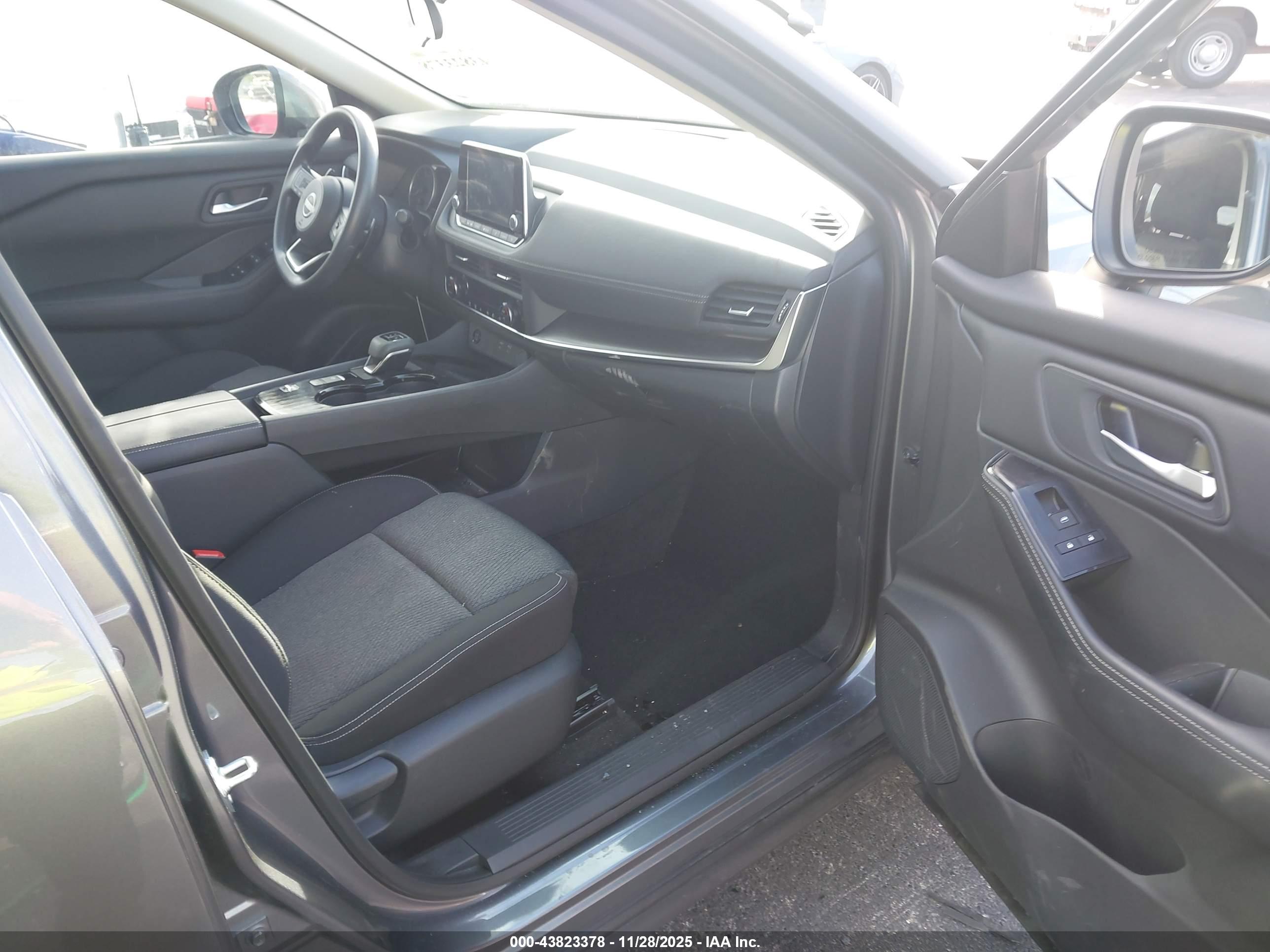 NISSAN ROGUE image 5