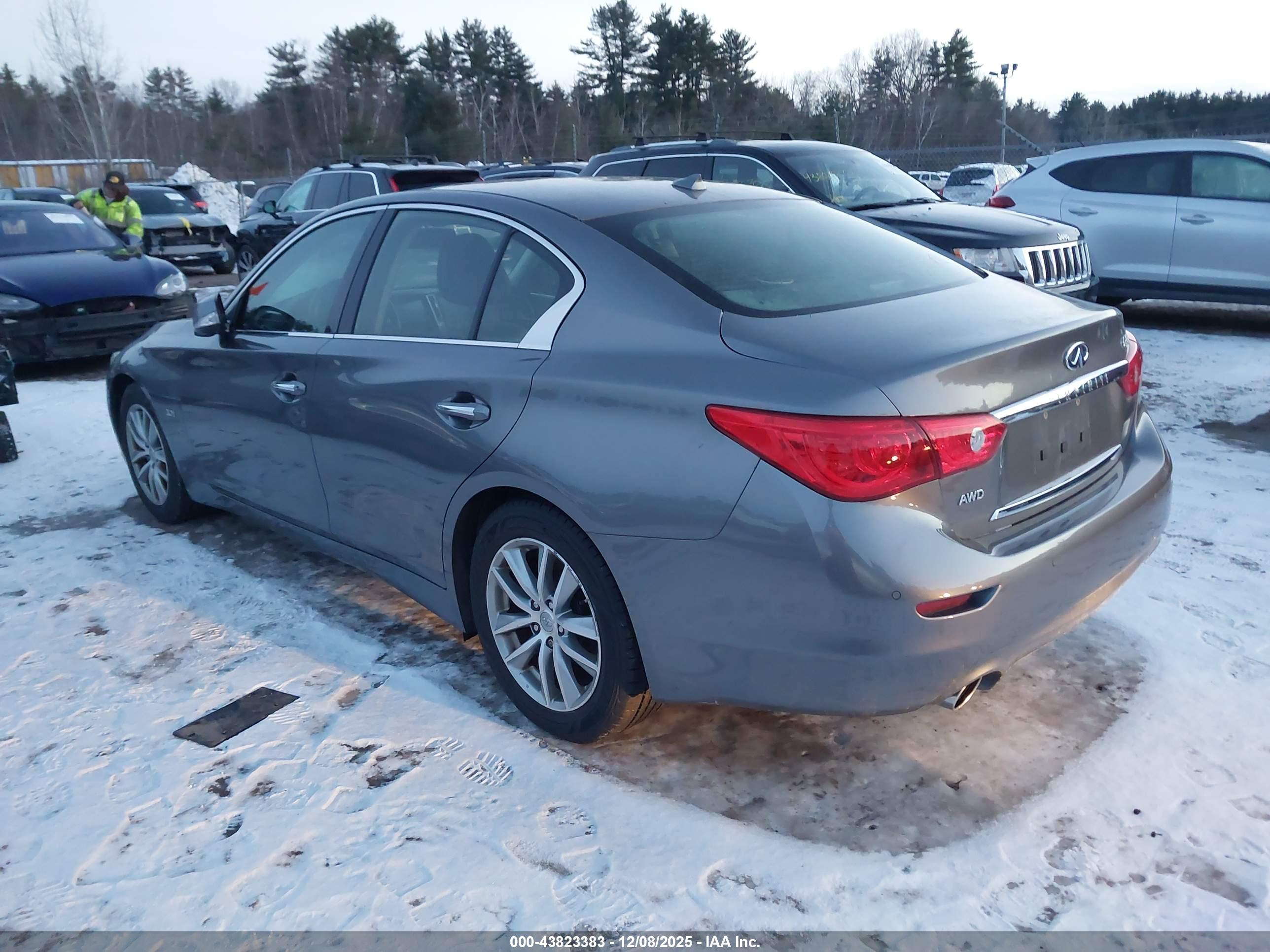 INFINITI Q50 image 3