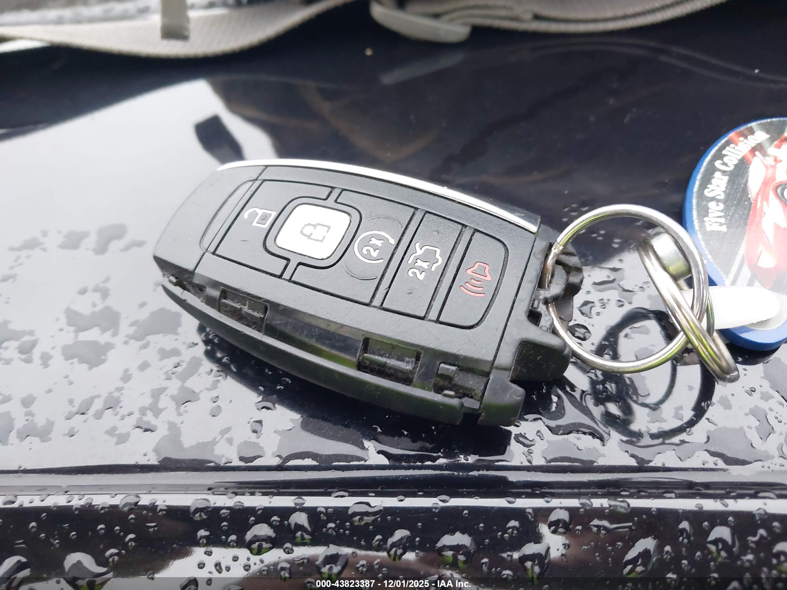 LINCOLN MKZ image 11