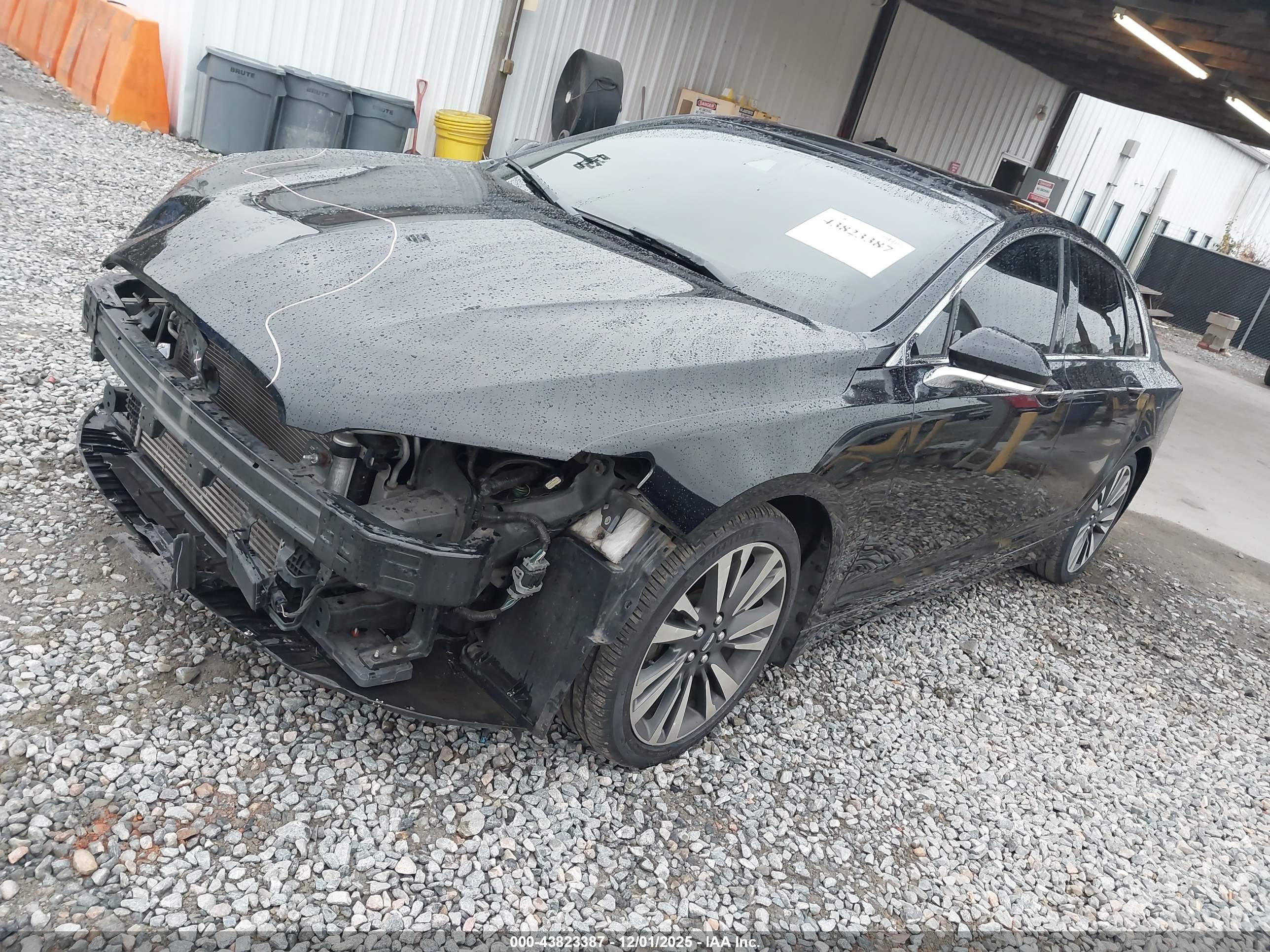 LINCOLN MKZ image 2